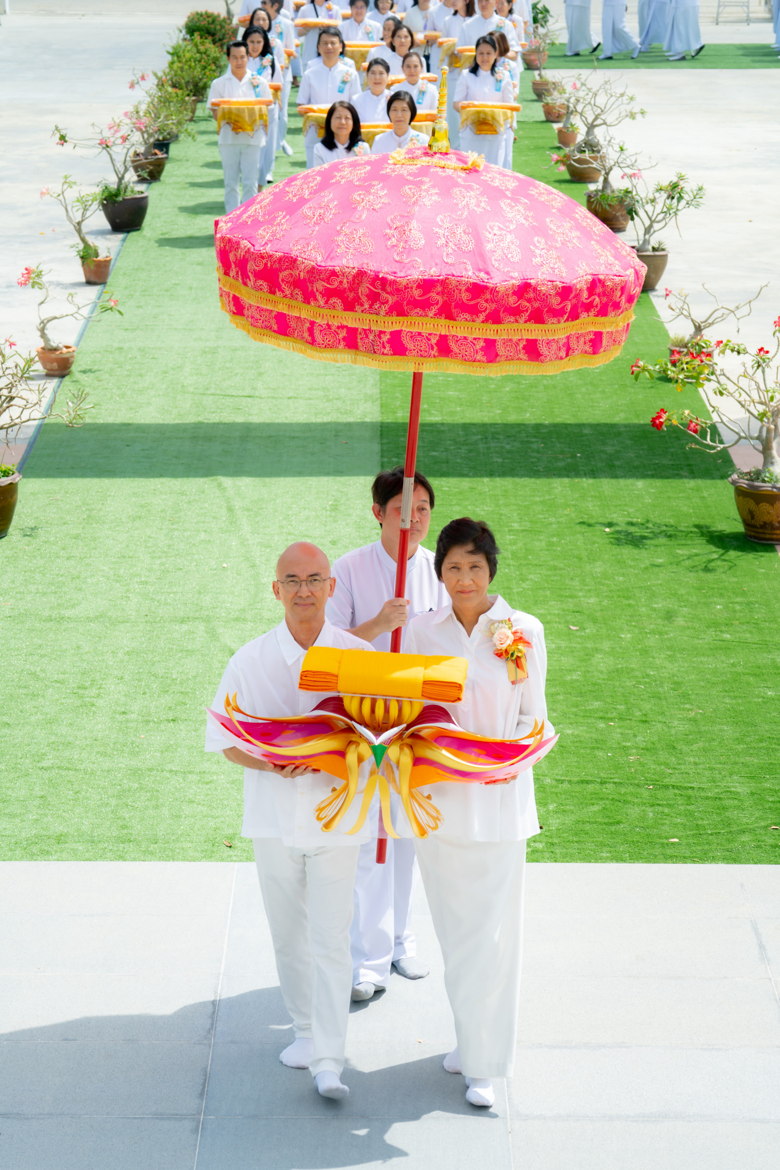 ภาพร่วมขบวนกฐินศูนย์ปฏิบัติธรรมพระมงคลเทพมุนี