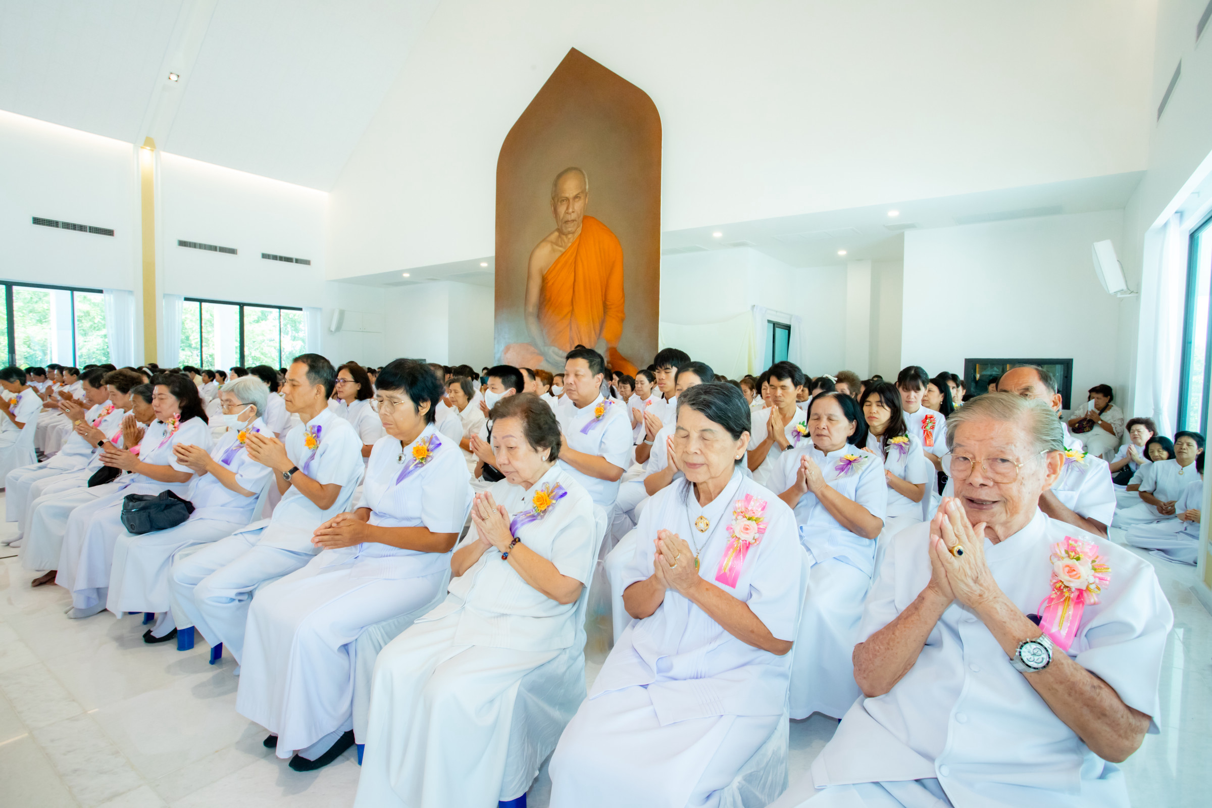ภาพร่วมพิธีกรรมศูนย์ปฏิบัติธรรมพระมงคลเทพมุนี