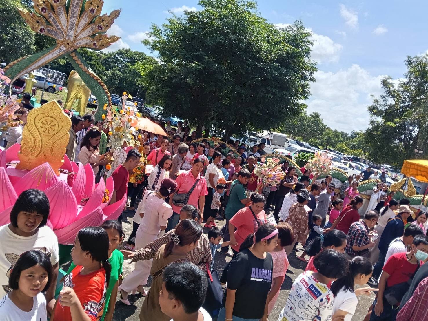 ภาพร่วมพิธีกรรมวัดโพธิ์สุวรรณ