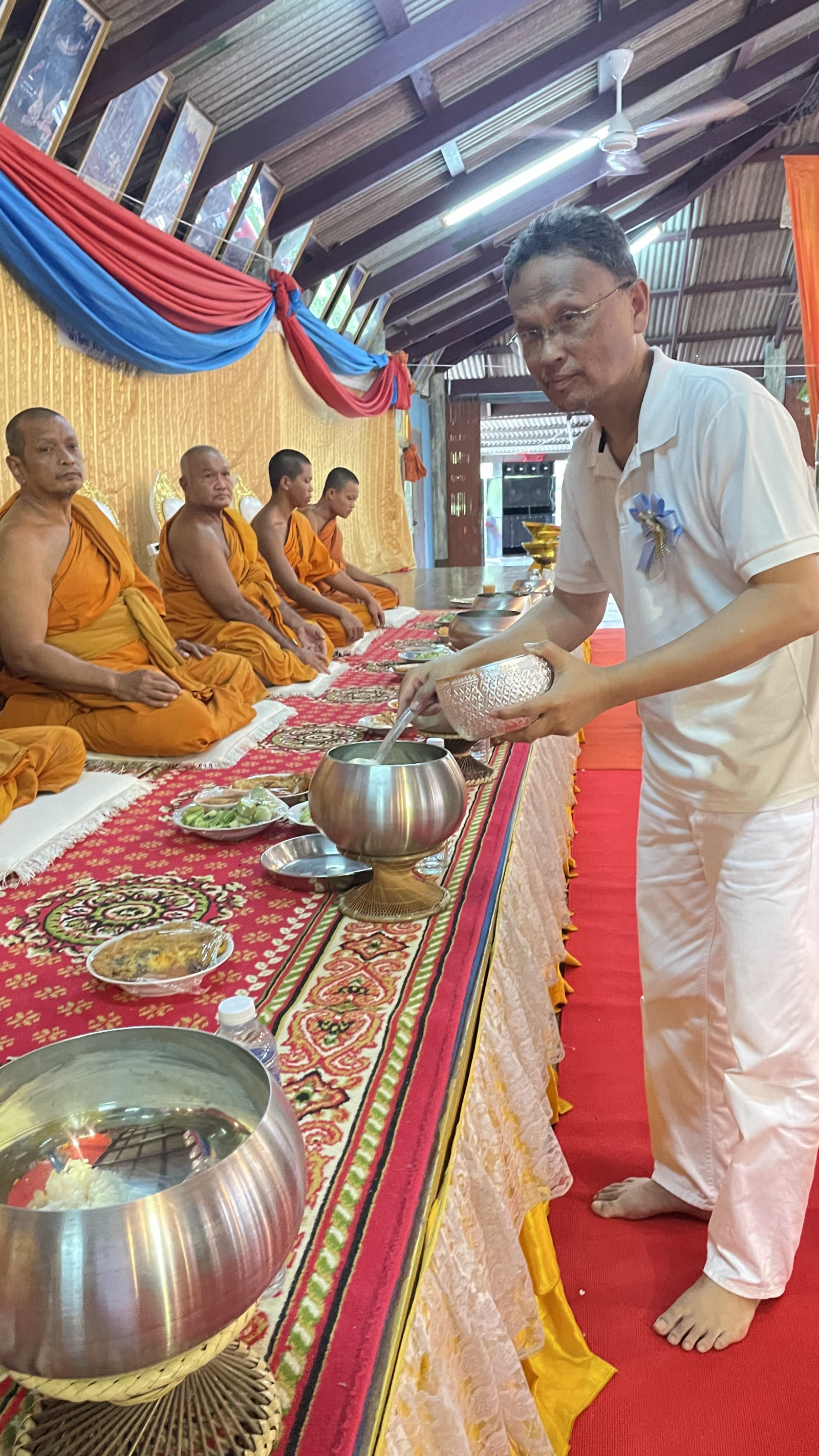 ภาพร่วมพิธีกรรมวัดทัพตาแทน