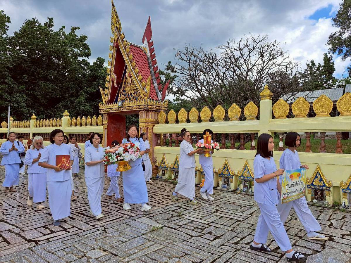 ภาพร่วมพิธีกรรมวัดองค์พระ