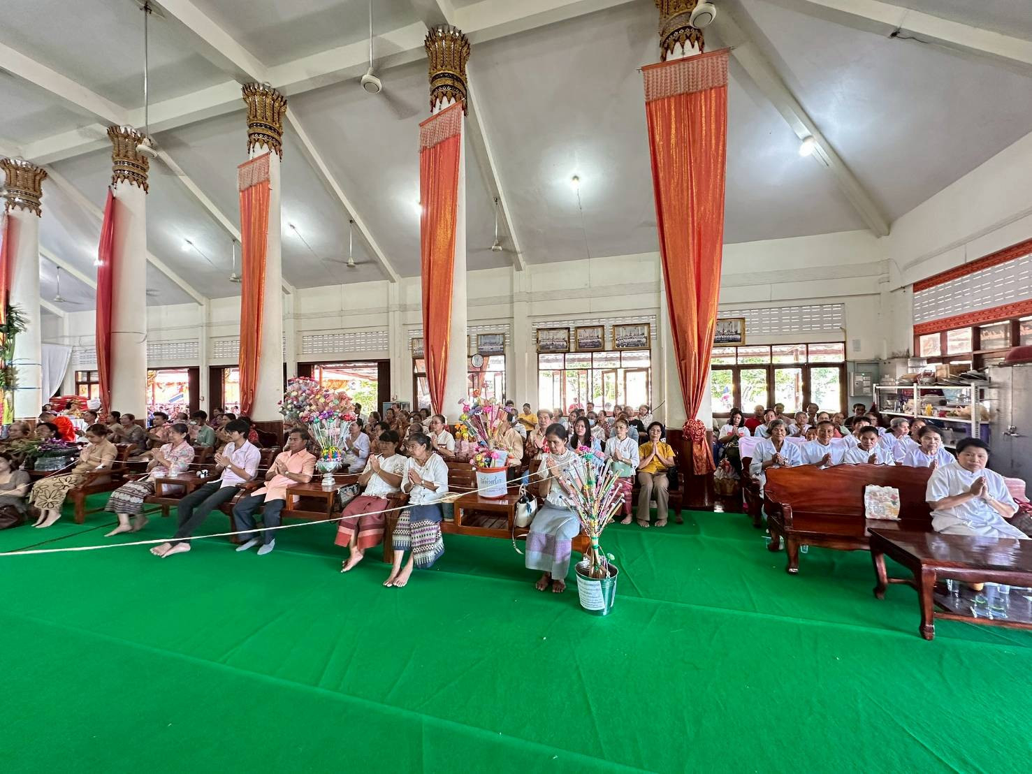 ภาพร่วมพิธีกรรมวัดรางบัวทอง