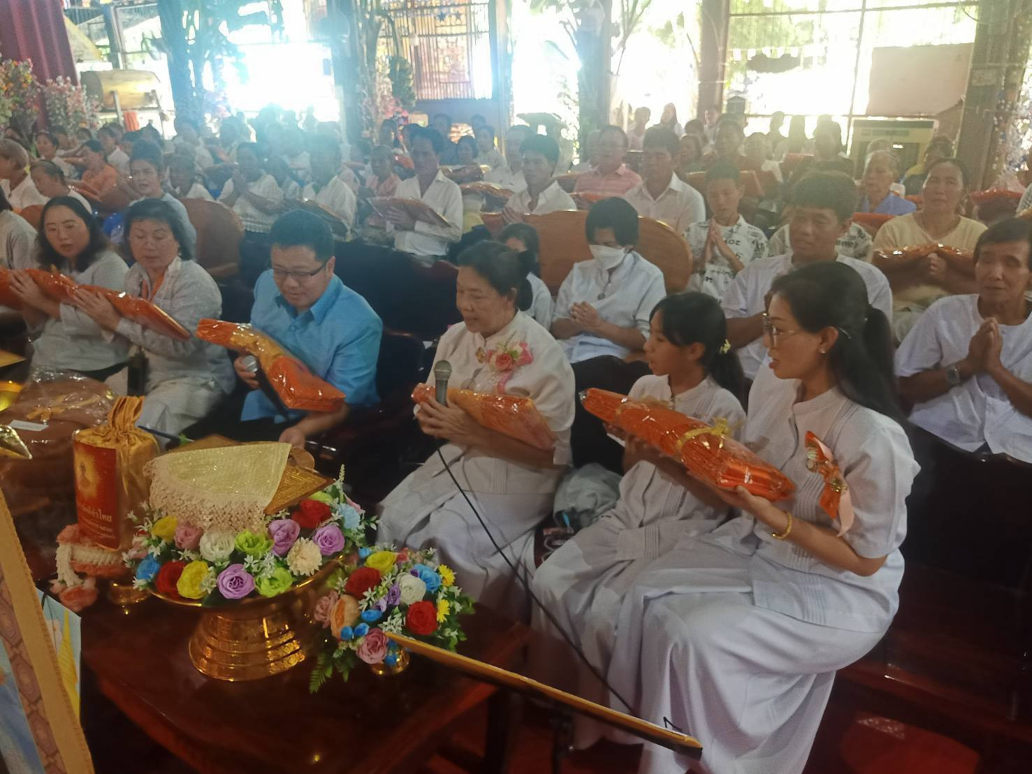 ภาพกล่าวคำถวายกฐินวัดภูเขาทอง