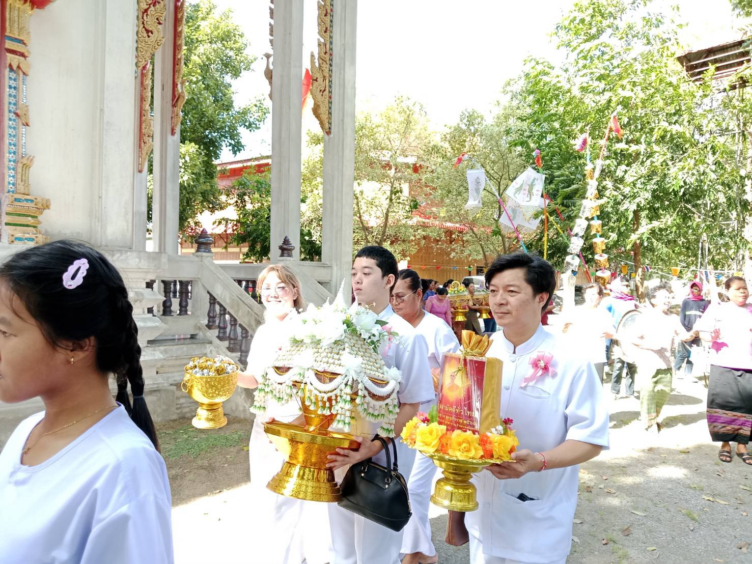 ภาพร่วมขบวนกฐินวัดศรีพร