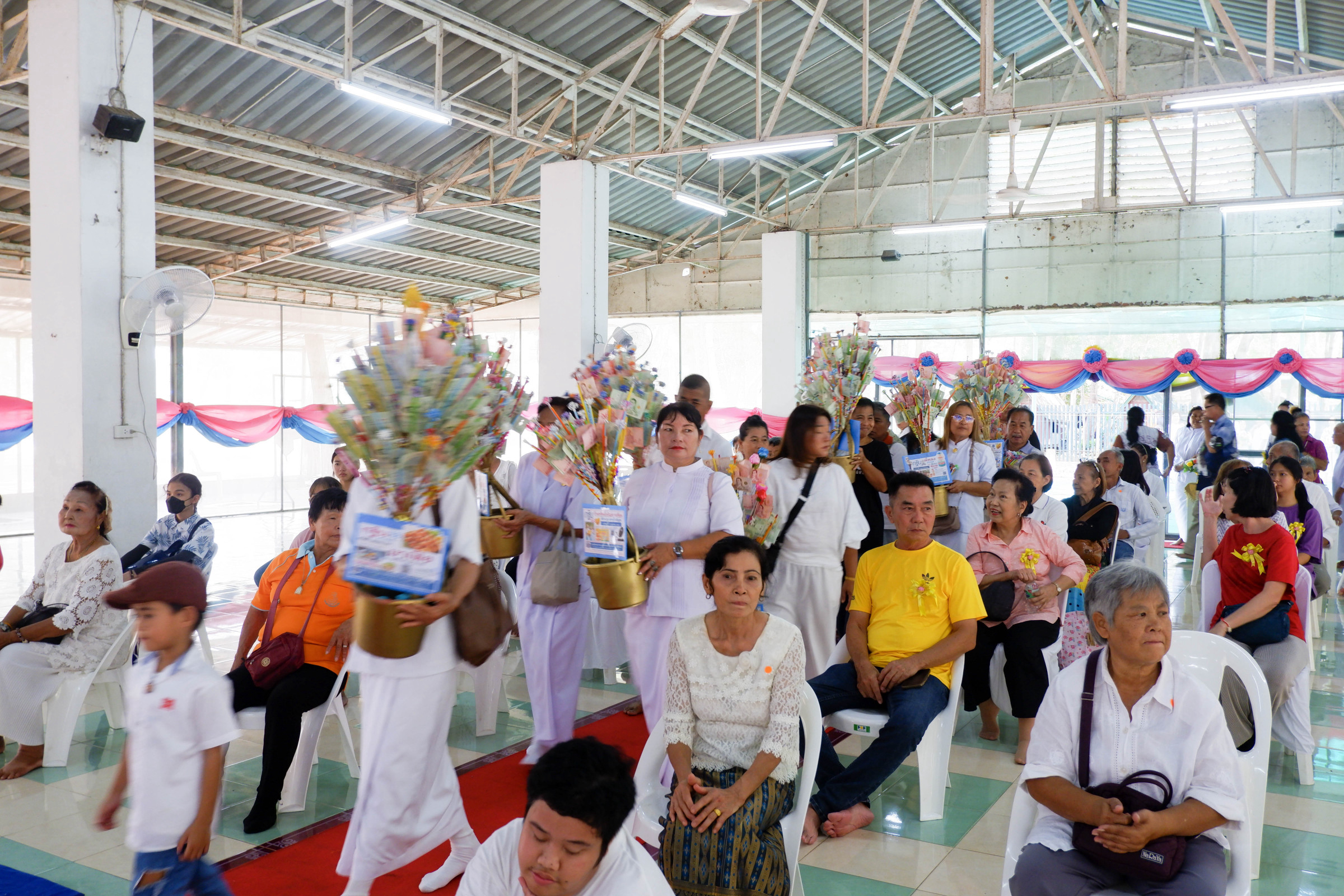 ภาพร่วมพิธีกรรมธุดงคสถานประจวบคีรีขันธ์