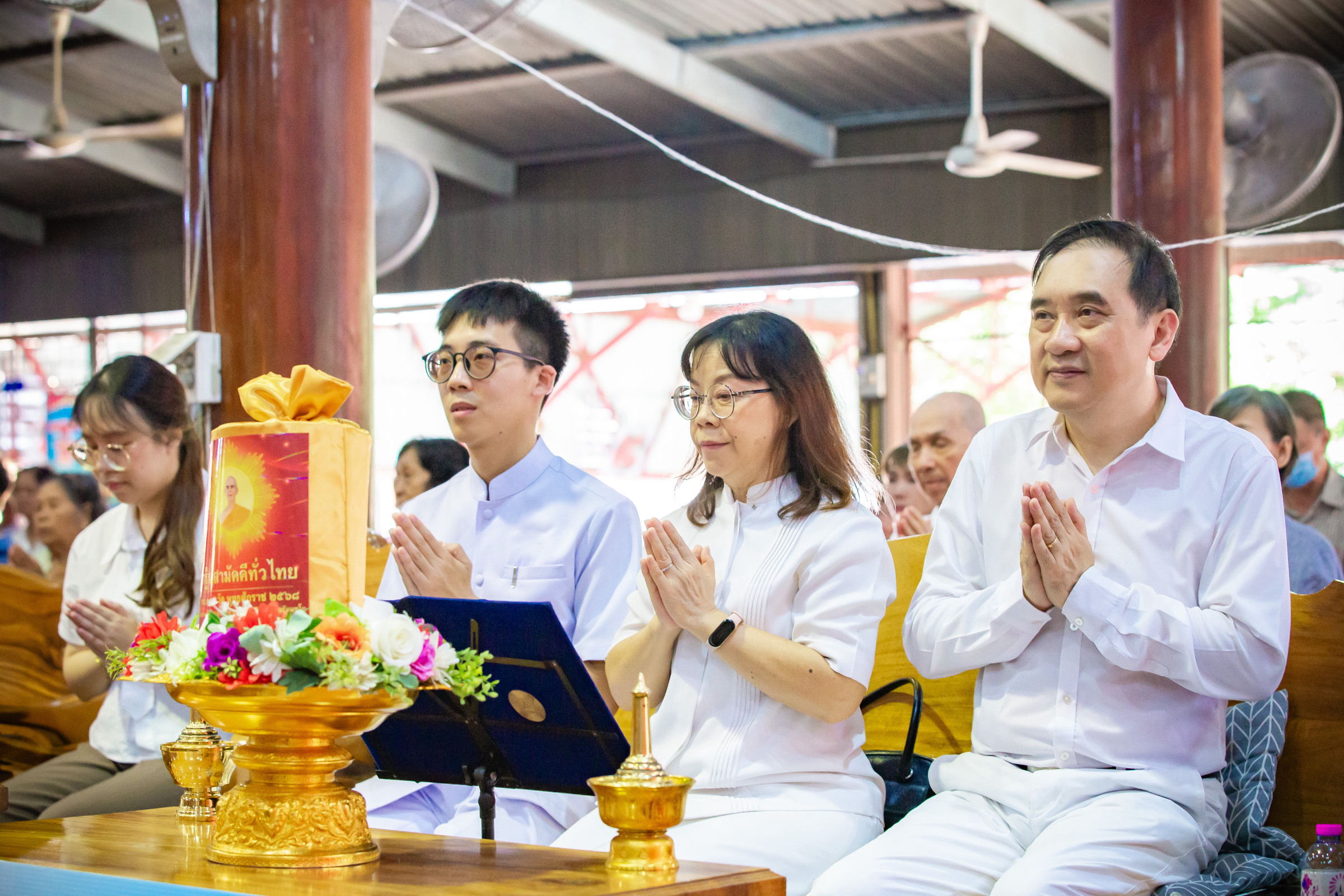 ภาพร่วมพิธีกรรมวัดน้อยชมภู่