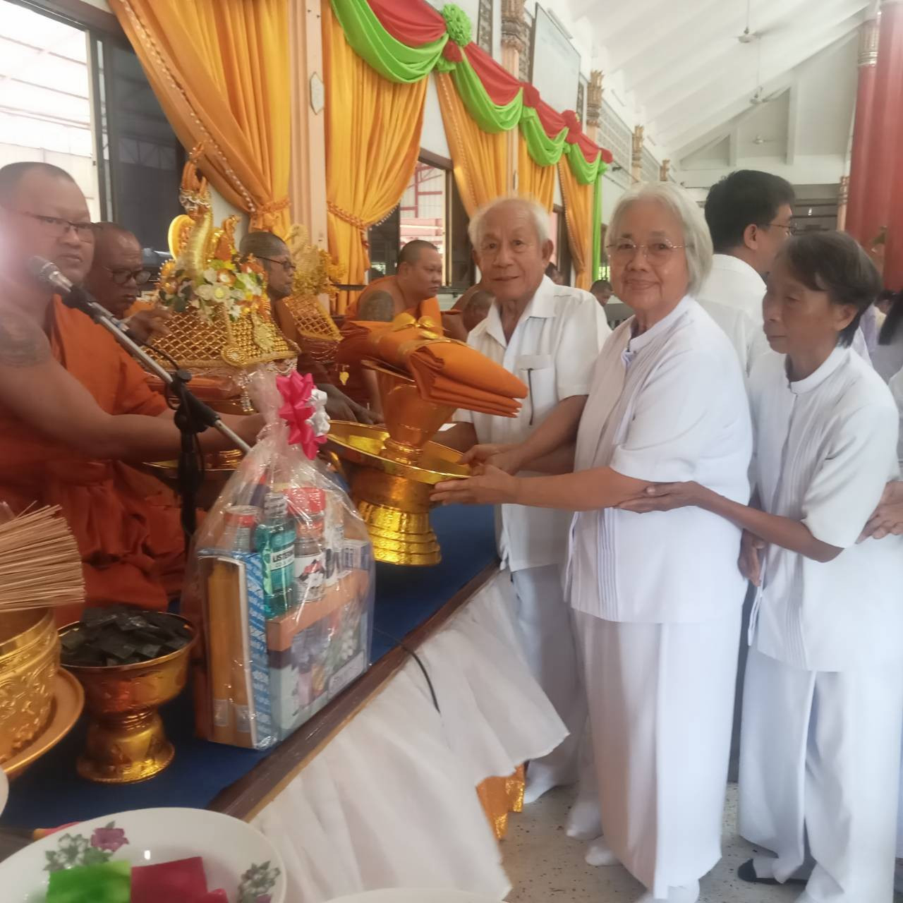 ภาพร่วมพิธีกรรมวัดหนองสาหร่าย