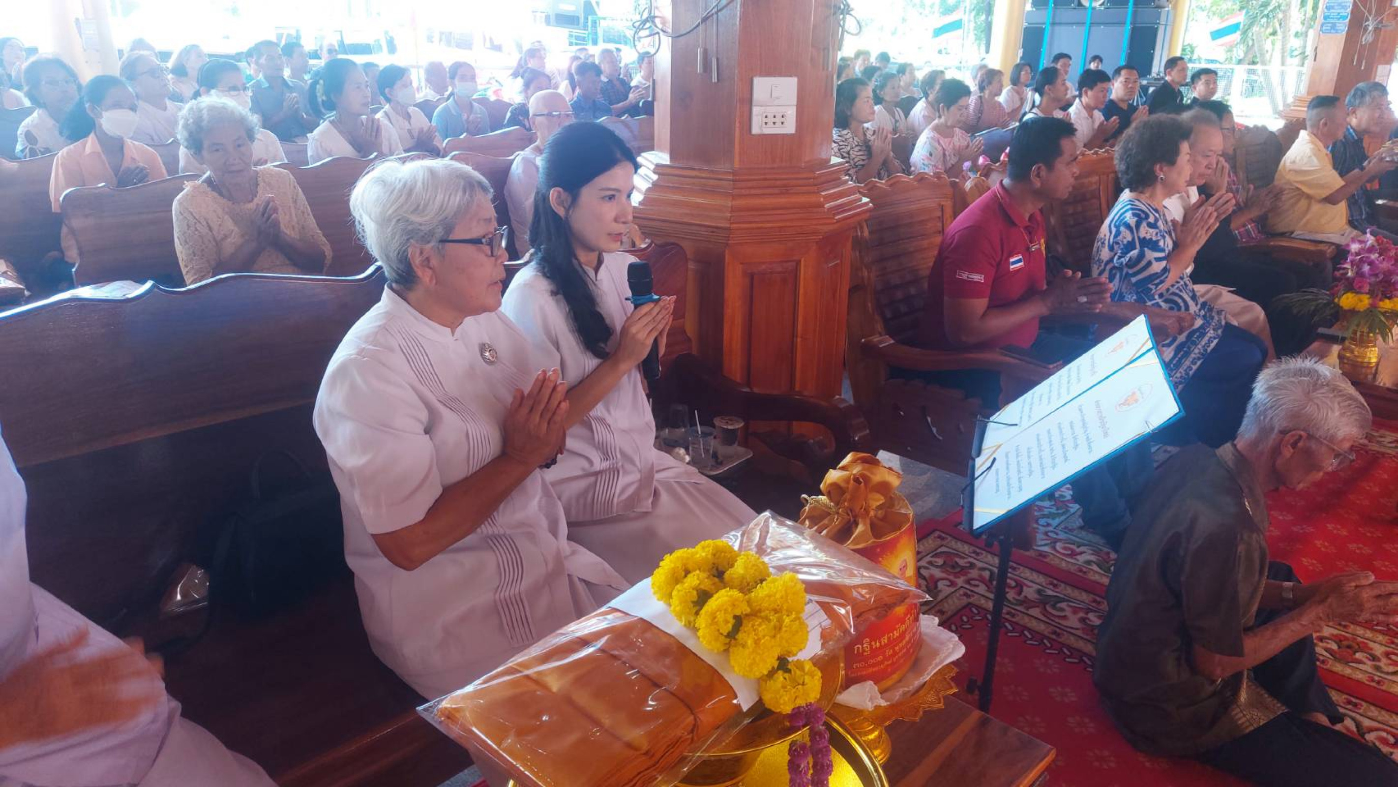 ภาพกล่าวคำถวายกฐินวัดสองเขต