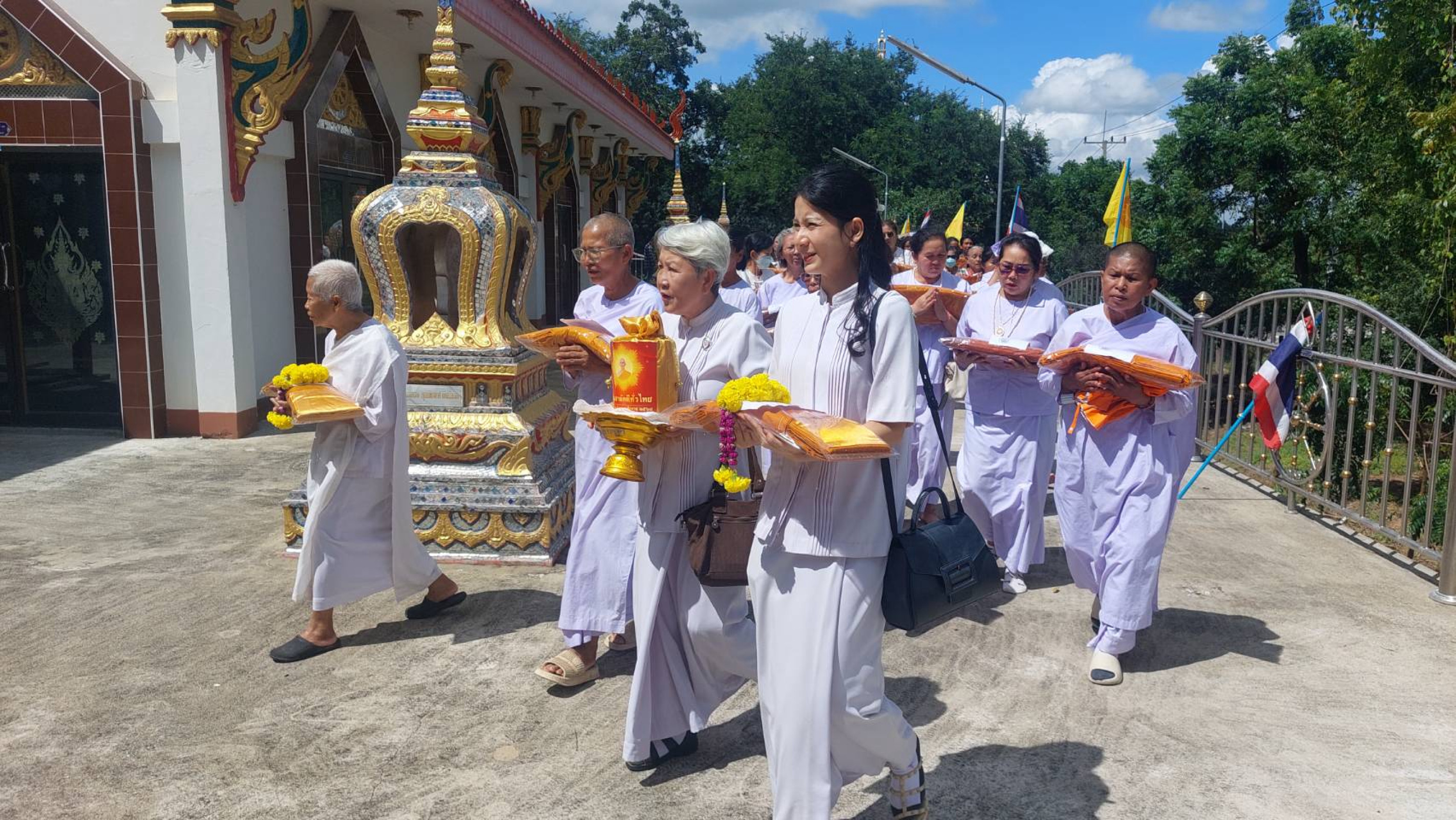 ภาพร่วมพิธีกรรมวัดสองเขต