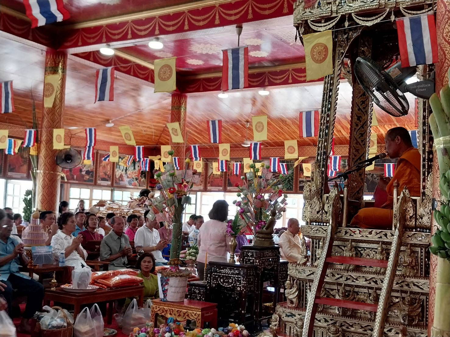 ภาพร่วมพิธีกรรมวัดคลองสิบหก