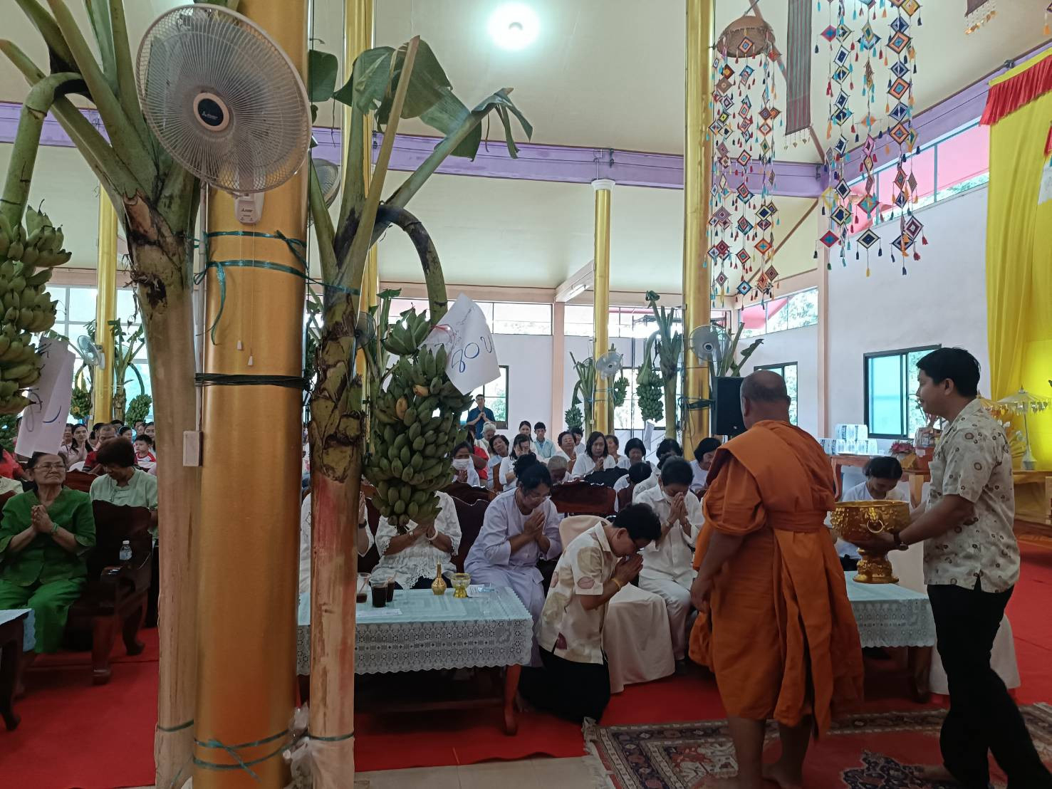 ภาพร่วมพิธีกรรมวัดหนองกระโซ่