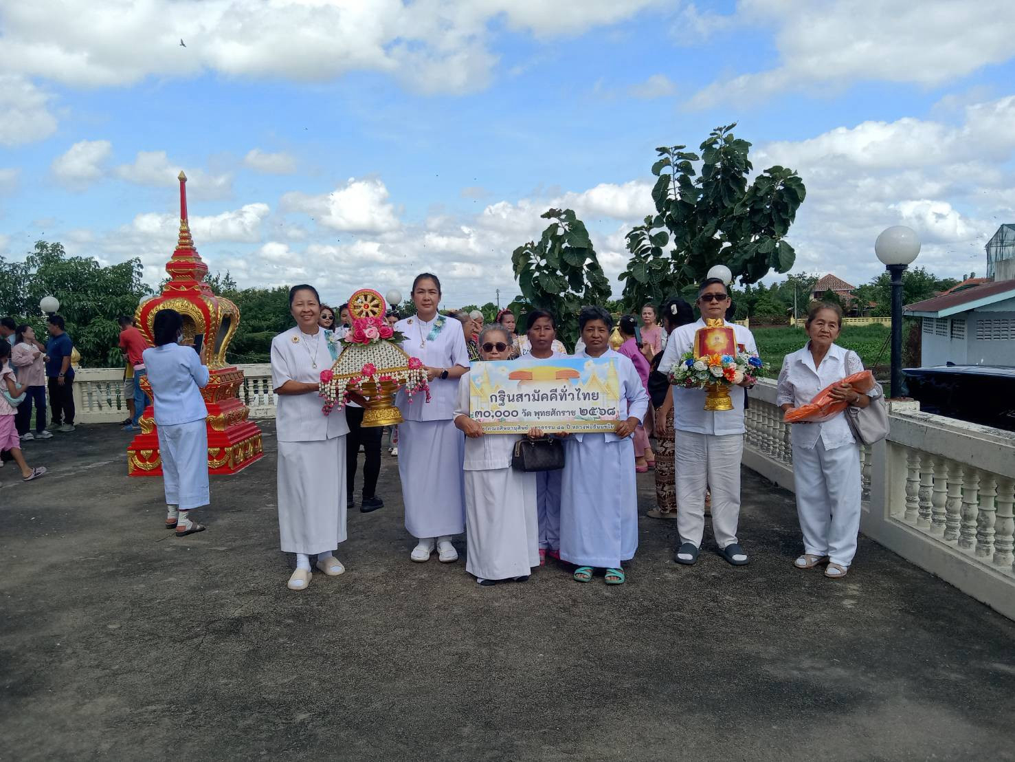 ภาพร่วมพิธีกรรมวัดเนินพระปรางค์