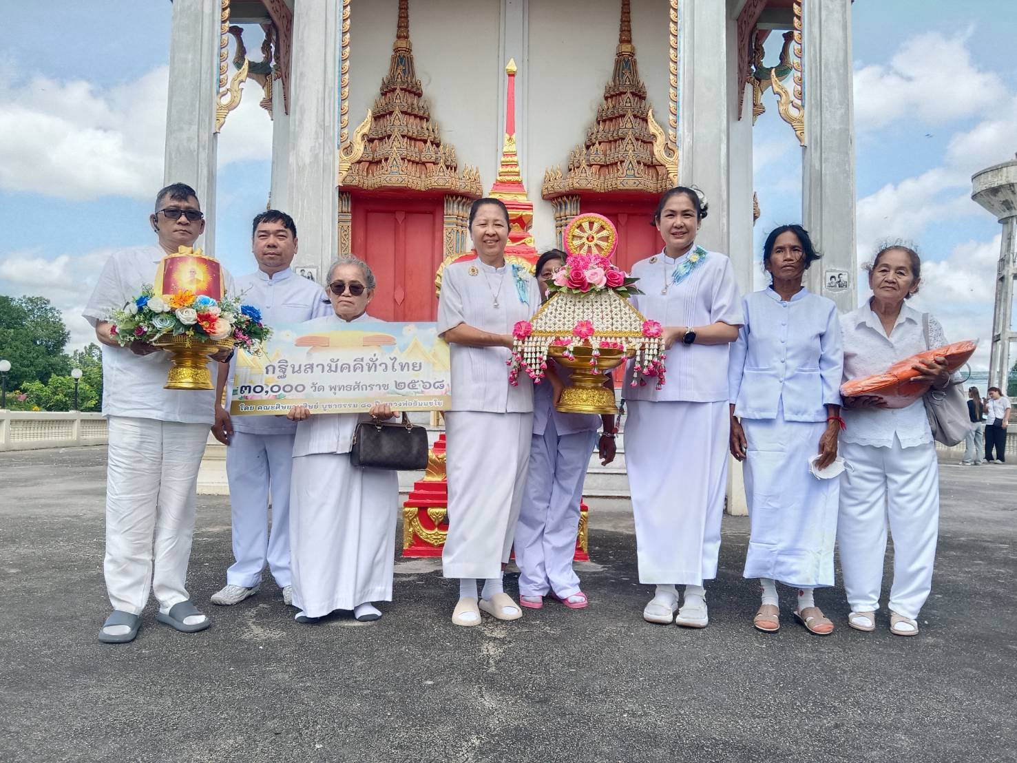 ภาพร่วมพิธีกรรมวัดเนินพระปรางค์