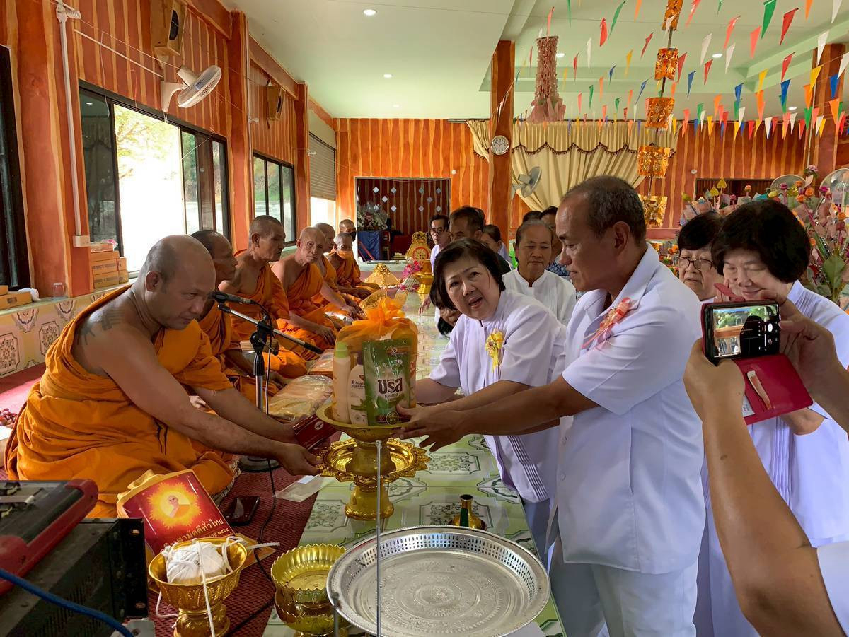 ภาพร่วมพิธีกรรมที่พักสงฆ์เขาแก้วเจริญธรรม