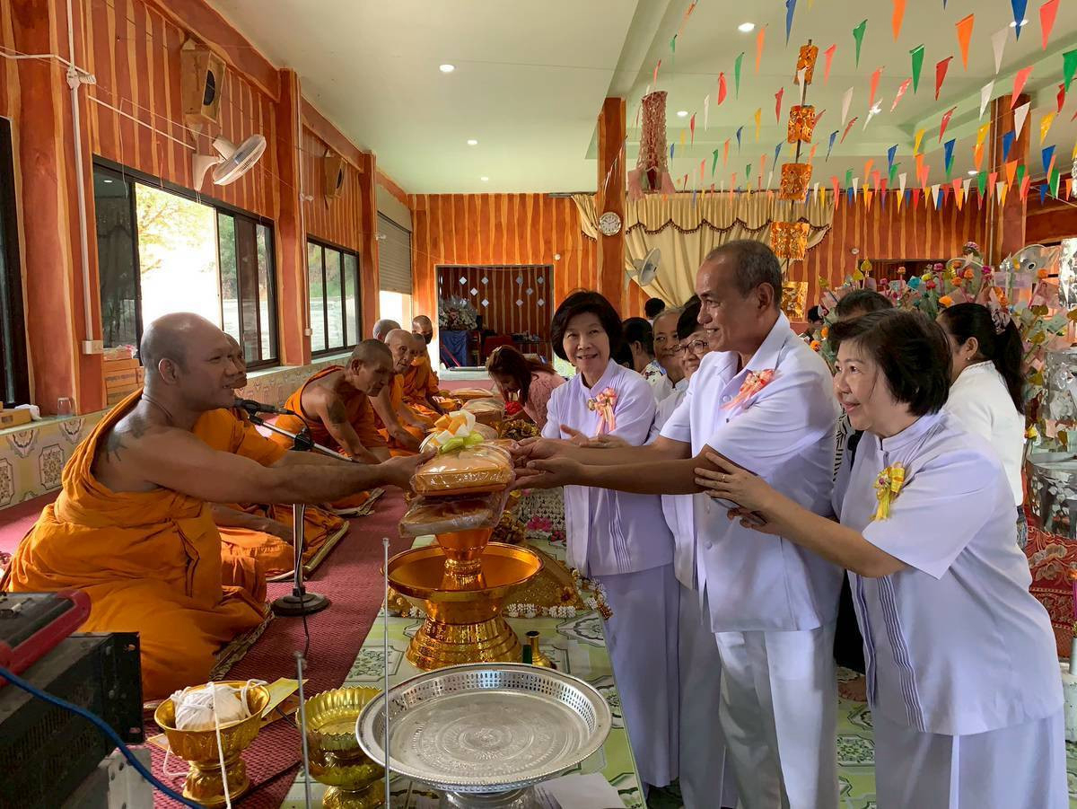 ภาพร่วมพิธีกรรมที่พักสงฆ์เขาแก้วเจริญธรรม