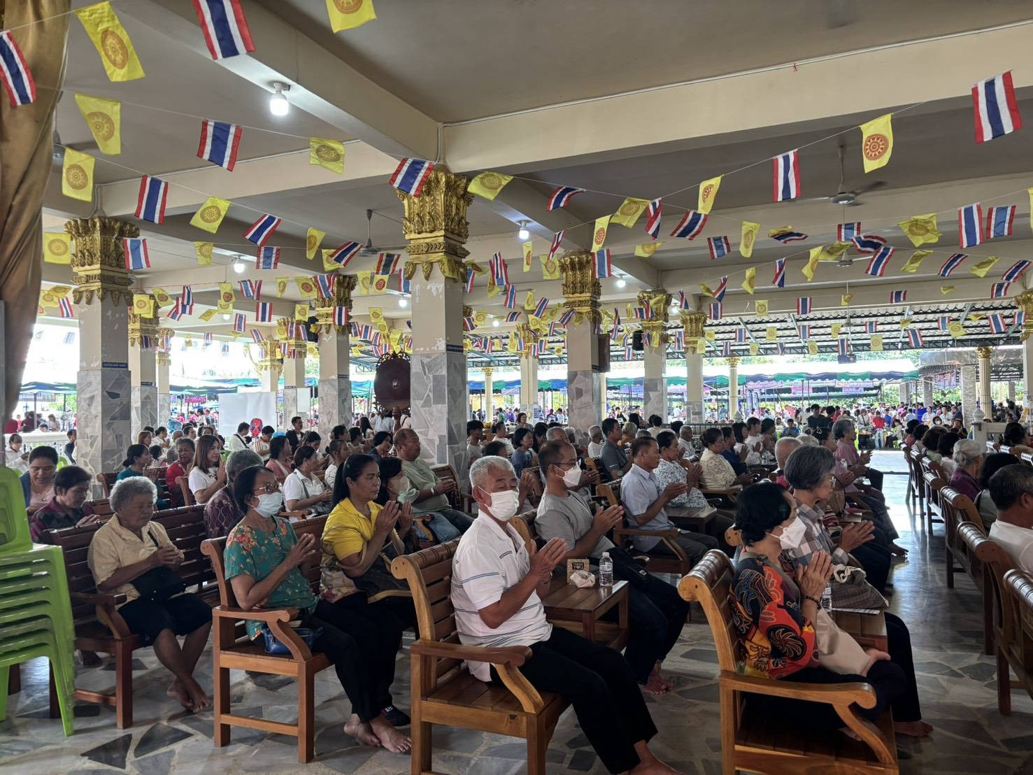 ภาพร่วมพิธีกรรมวัดทุ่งเบญจา