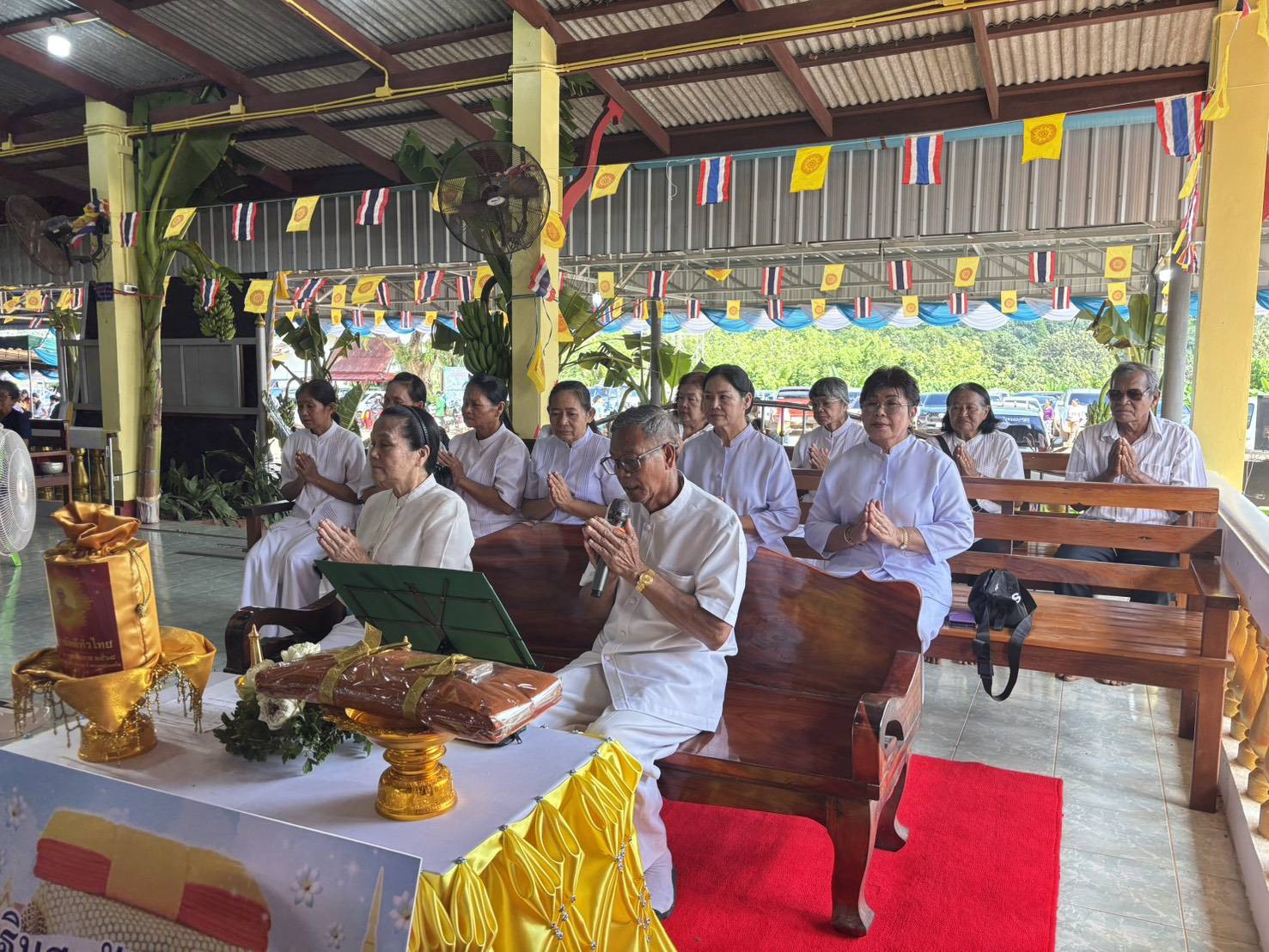 ภาพกล่าวคำถวายกฐินวัดเขาแก้ว