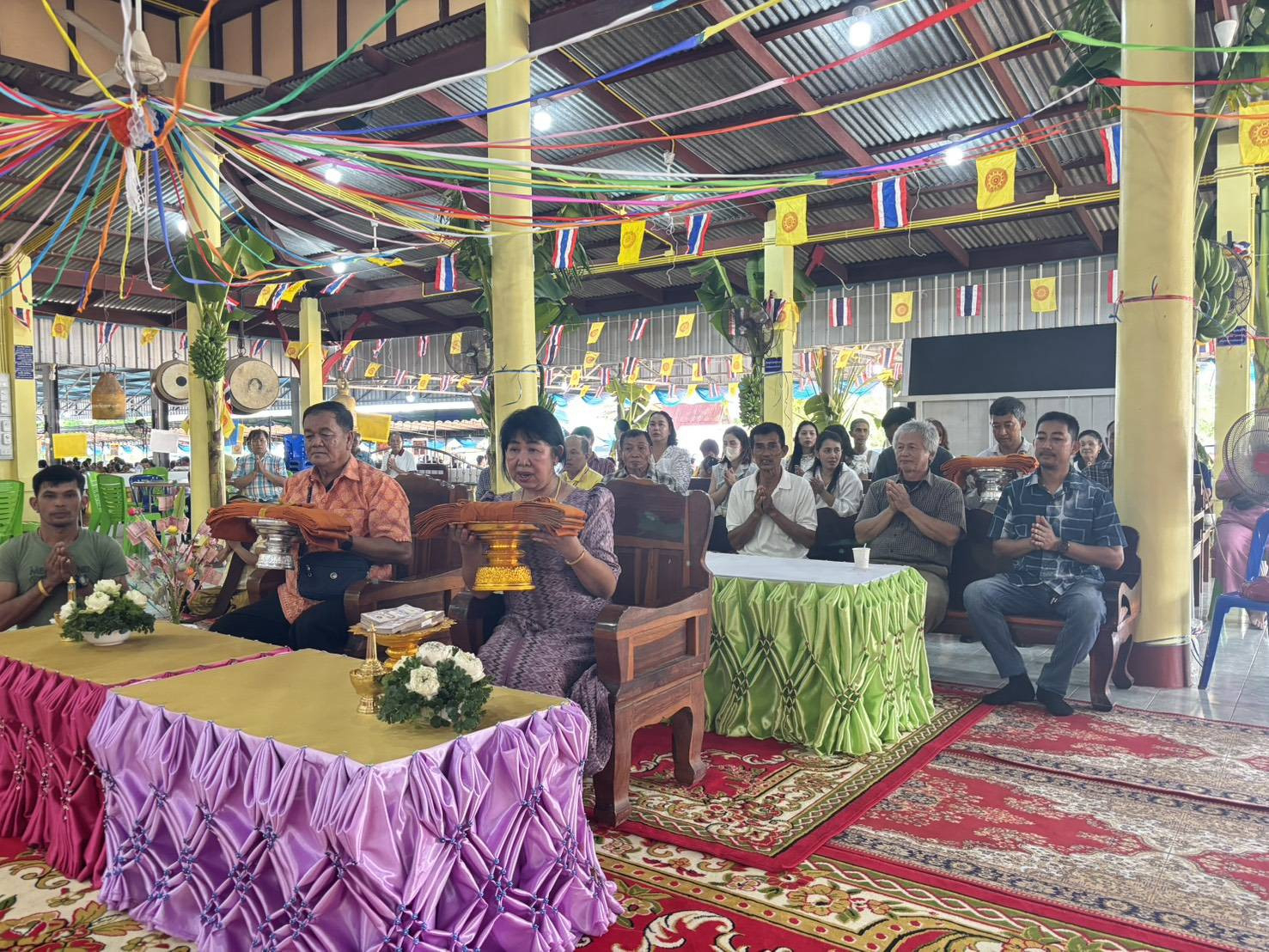 ภาพร่วมพิธีกรรมวัดเขาแก้ว