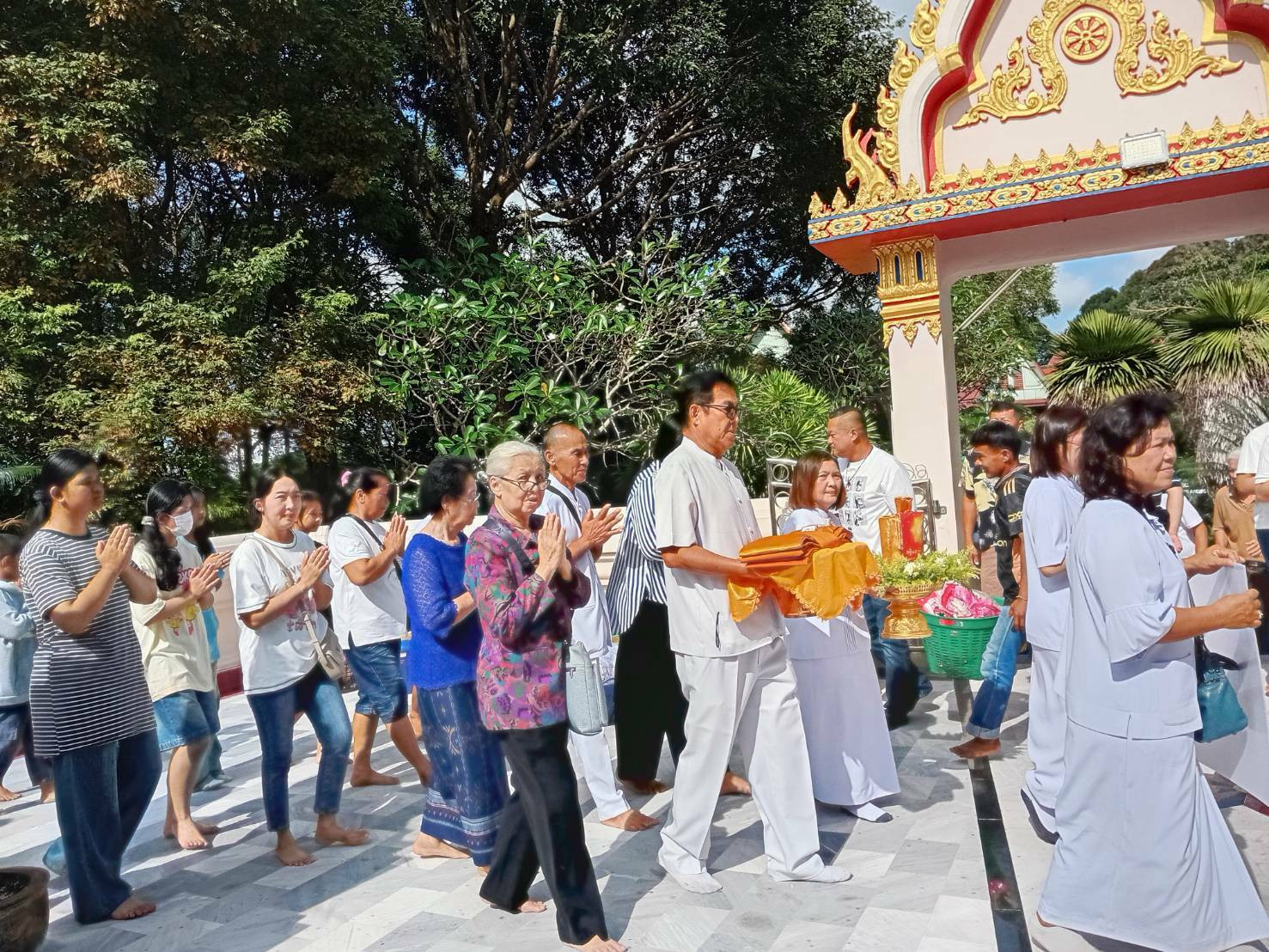 ภาพร่วมพิธีกรรมวัดบ่อพุ