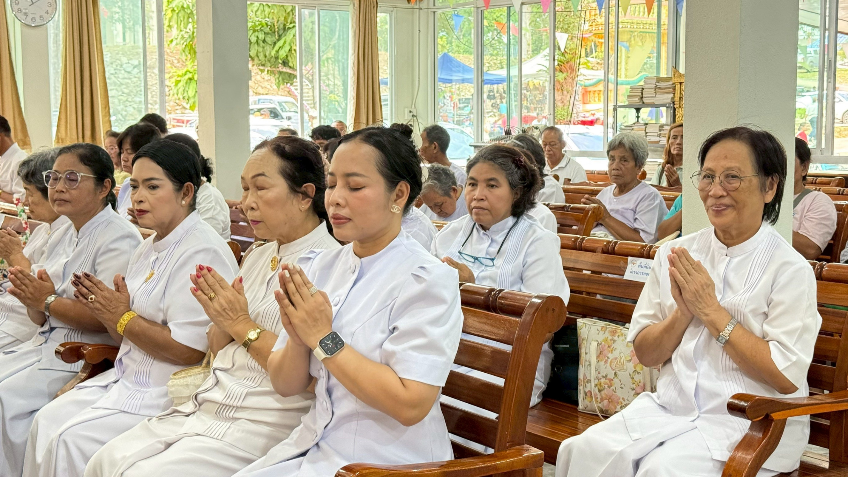 ภาพร่วมพิธีกรรมวัดคลองเกวียนลอย