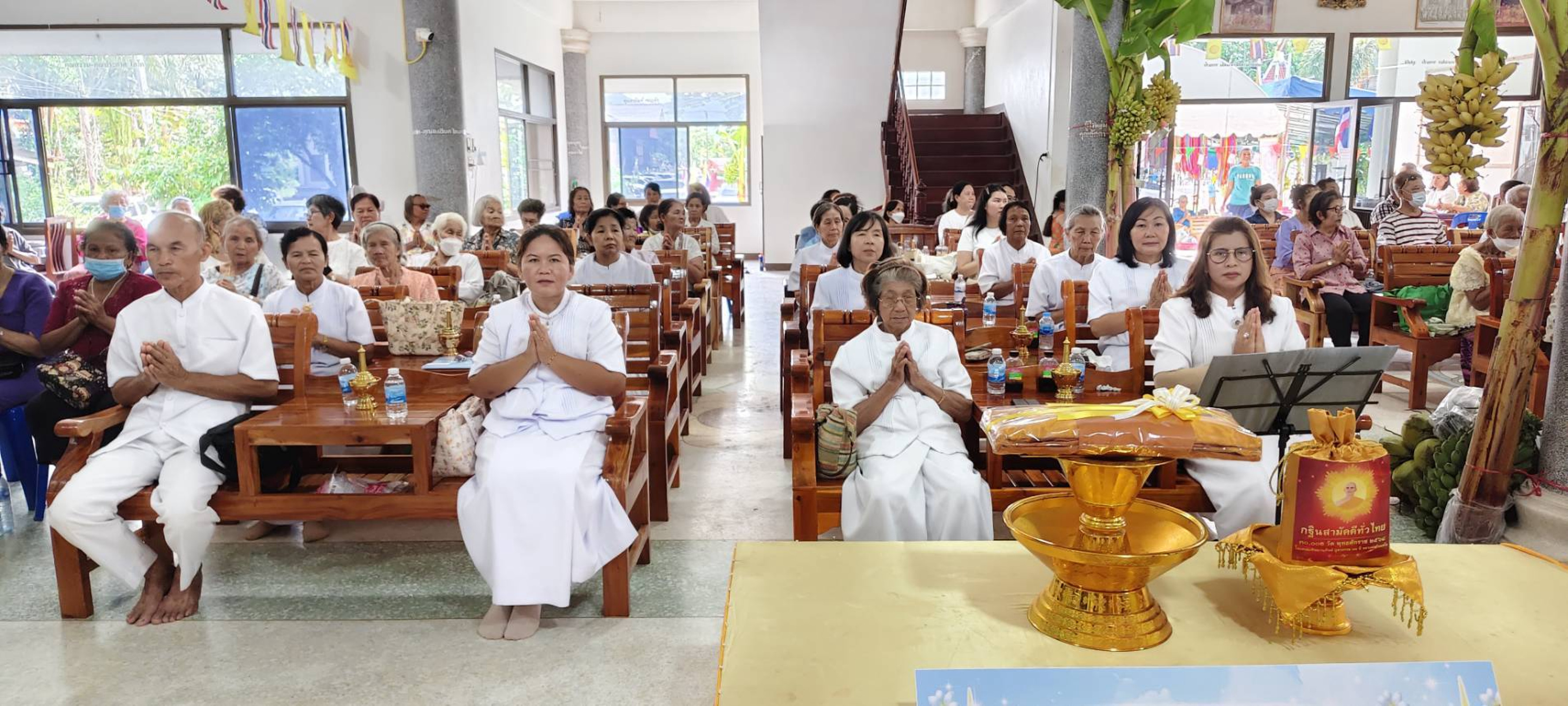 ภาพร่วมพิธีกรรมวัดหนองหงส์