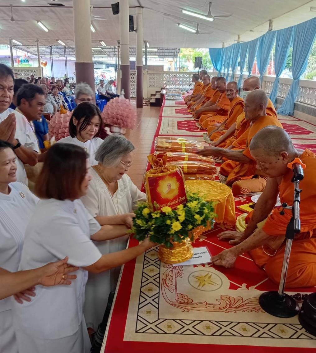 ภาพการถวายปัจจัยวัดบุญญวาสวิหาร