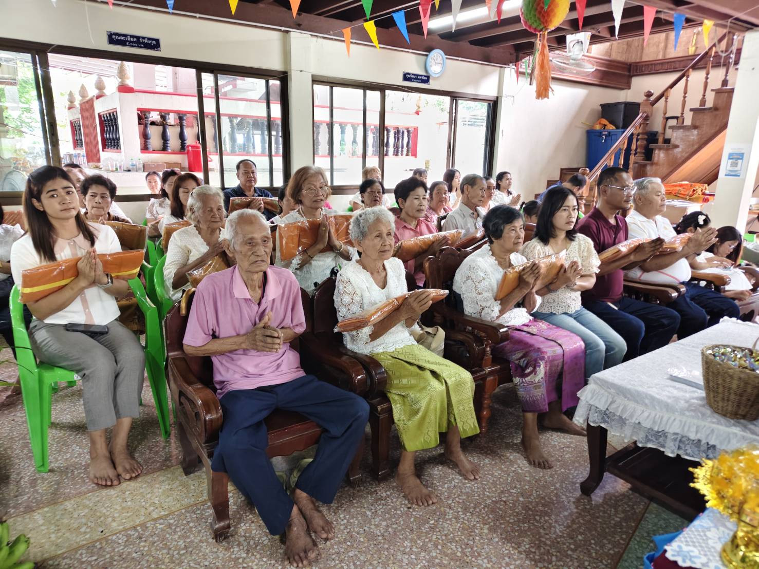 ภาพร่วมพิธีกรรมวัดคลองลาว