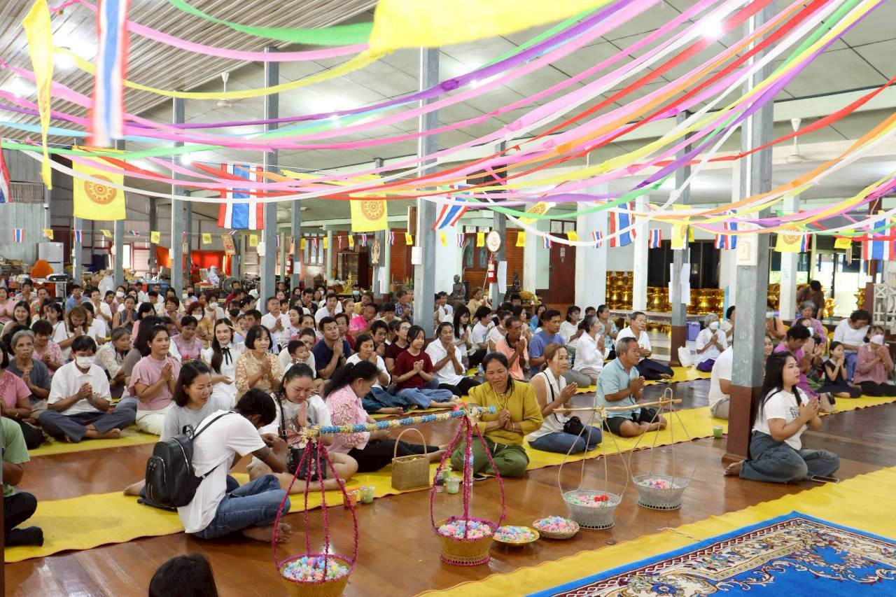 ภาพร่วมพิธีกรรมวัดเนินโพธิ์