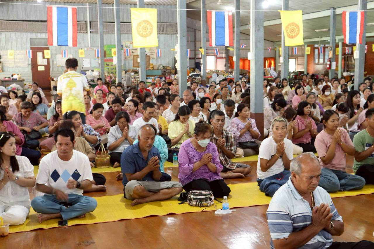 ภาพร่วมพิธีกรรมวัดเนินโพธิ์