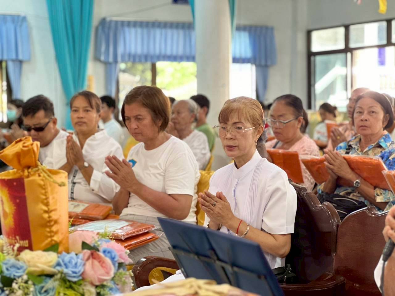 ภาพร่วมพิธีกรรมวัดเขาแหลมสิงห์