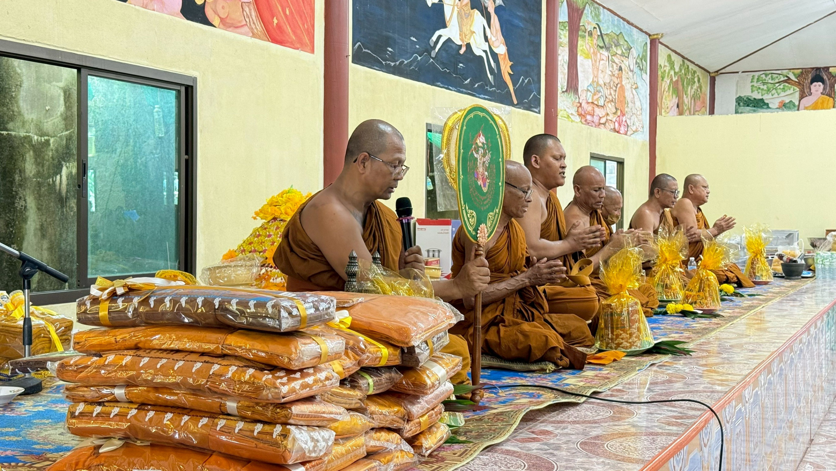 ภาพร่วมพิธีกรรมที่พักสงฆ์สันติธรรมคีรี