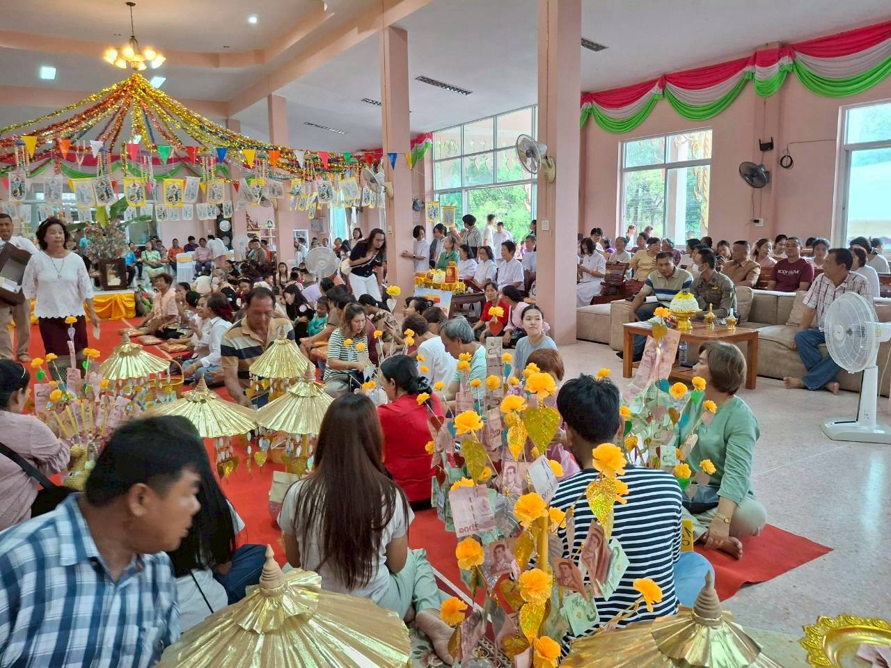 ภาพร่วมพิธีกรรมวัดท่าสอน