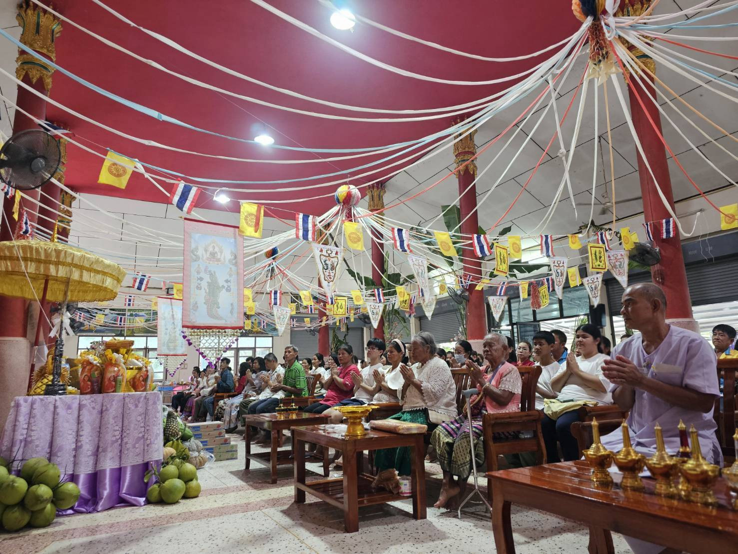 ภาพร่วมพิธีกรรมวัดท่าปก