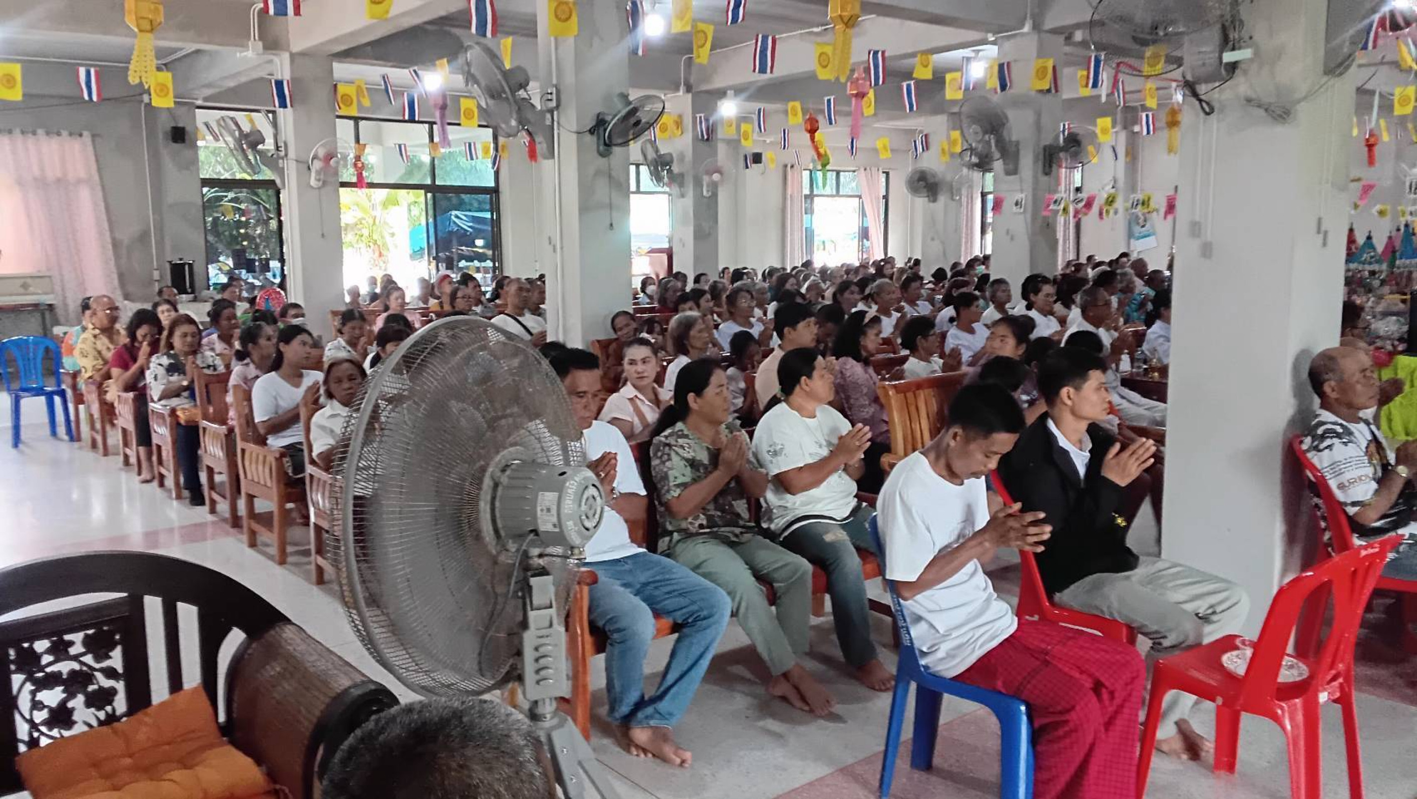 ภาพร่วมพิธีกรรมวัดห้วงน้ำเค็มวนาราม