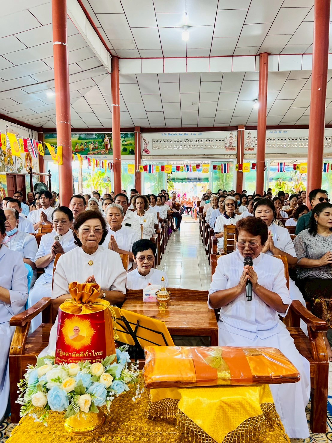 ภาพร่วมพิธีกรรมวัดชะแมบ