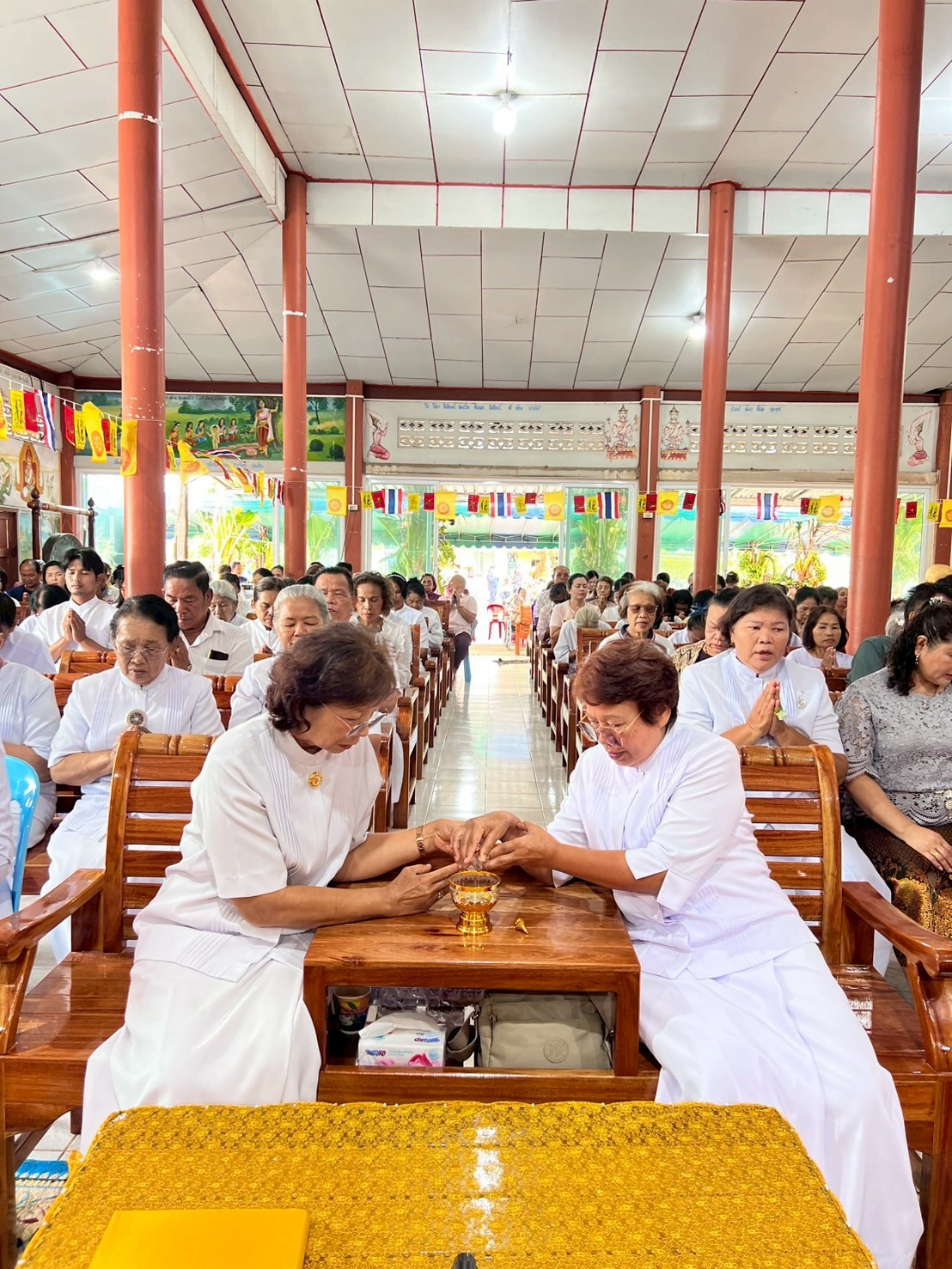 ภาพร่วมพิธีกรรมวัดชะแมบ