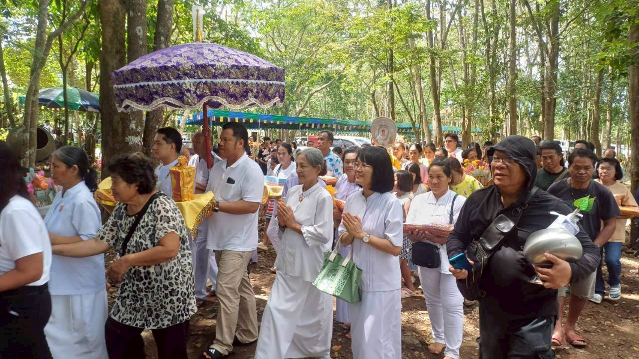 ภาพร่วมขบวนกฐินวัดเจริญธรรมาราม