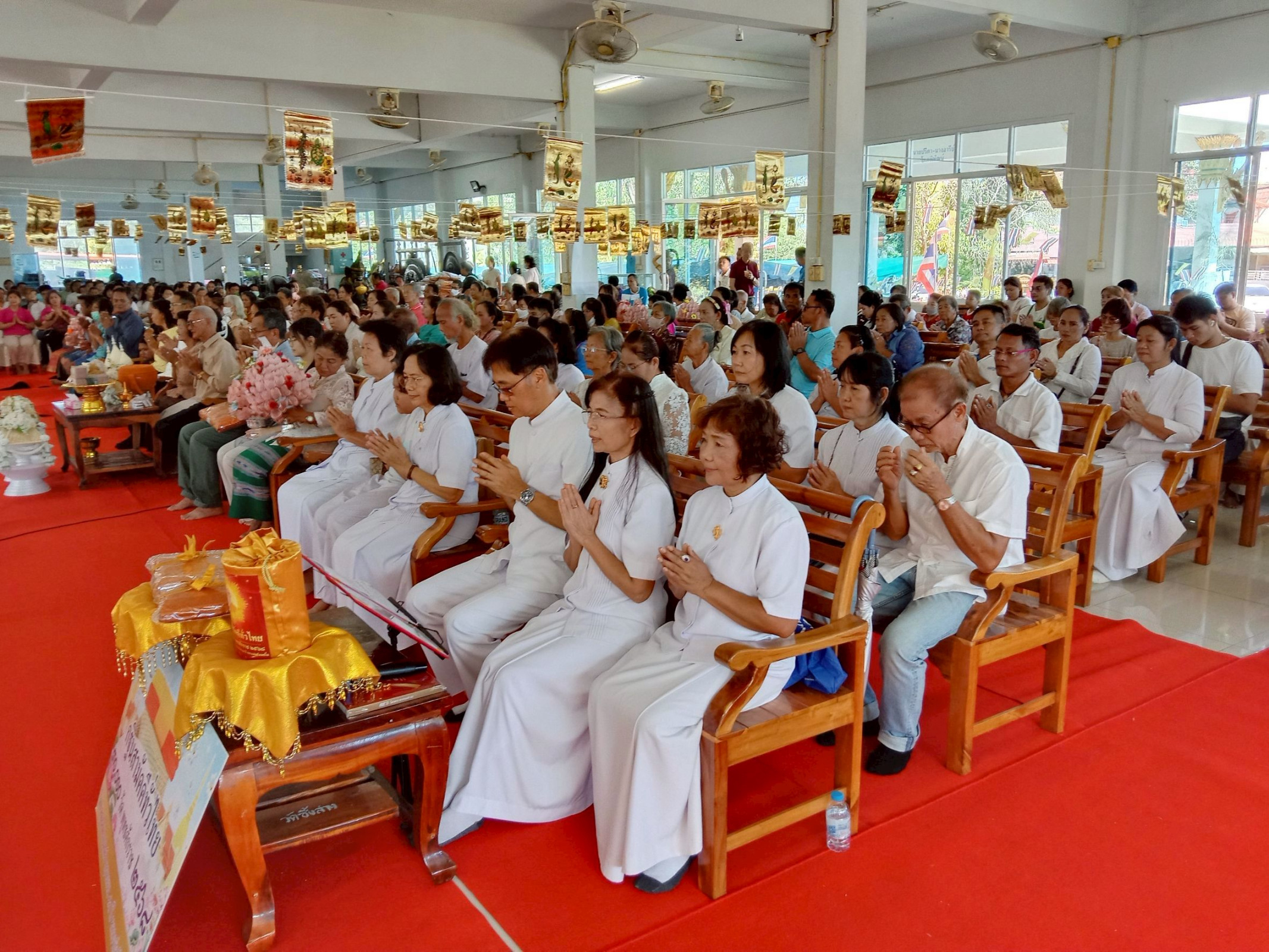 ภาพร่วมพิธีกรรมวัดซึ้งล่าง