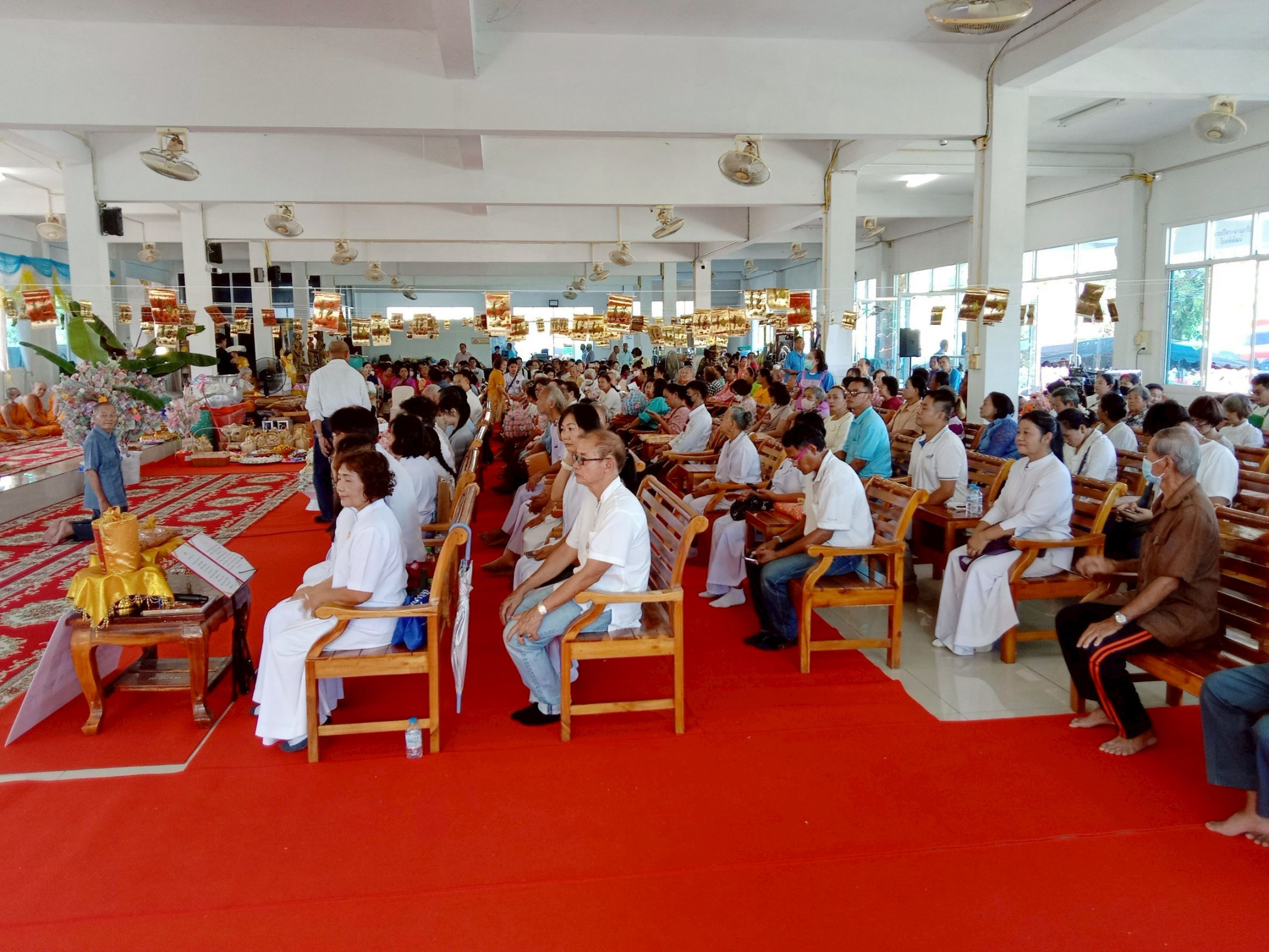 ภาพร่วมพิธีกรรมวัดซึ้งล่าง