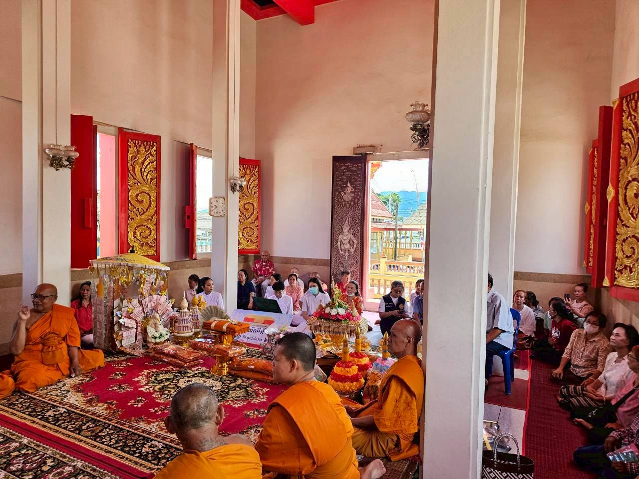 ภาพร่วมพิธีกรรมวัดเกาะขวาง