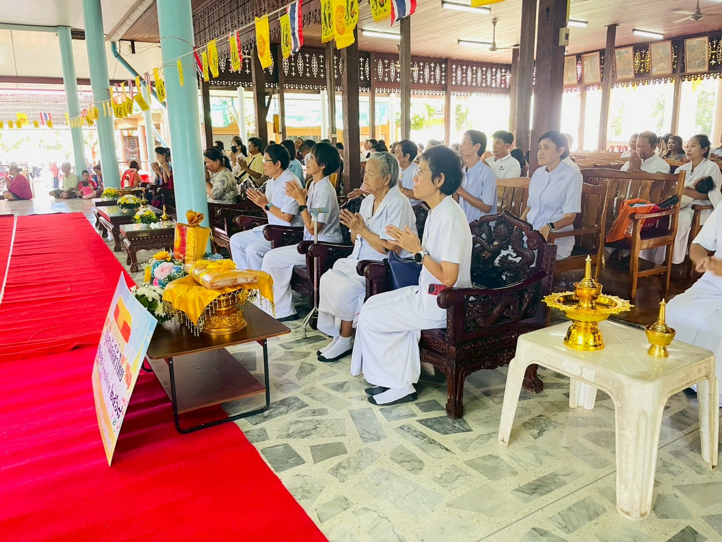 ภาพร่วมพิธีกรรมวัดใหญ่พลิ้ว