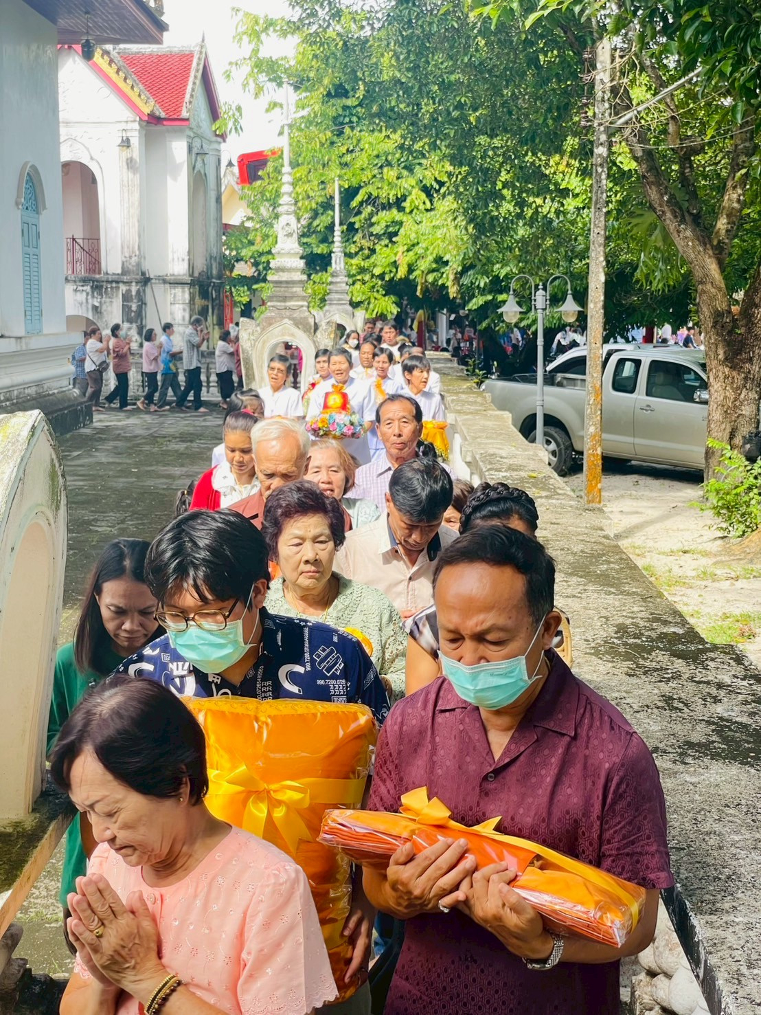 ภาพร่วมพิธีกรรมวัดใหญ่พลิ้ว