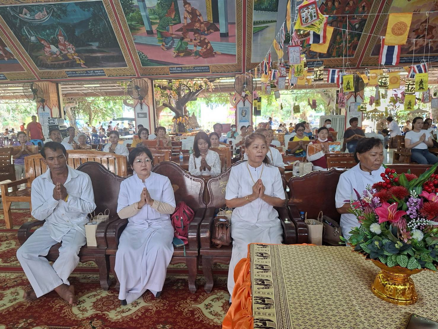 ภาพร่วมพิธีกรรมวัดนายายอาม