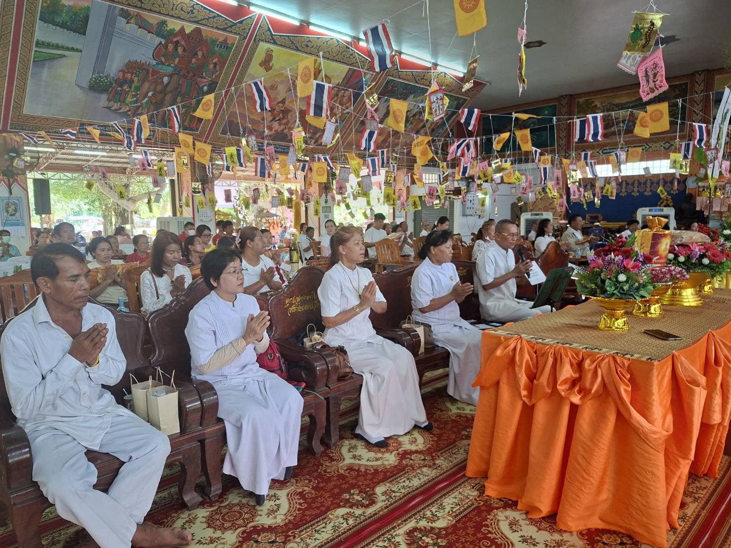 ภาพร่วมพิธีกรรมวัดนายายอาม