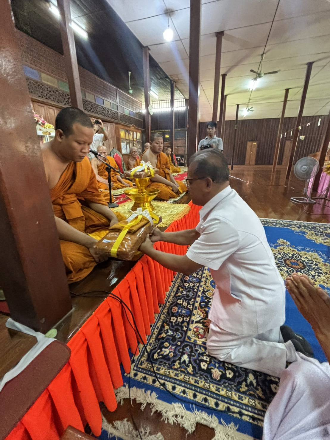 ภาพร่วมพิธีกรรมวัดเนินสูง