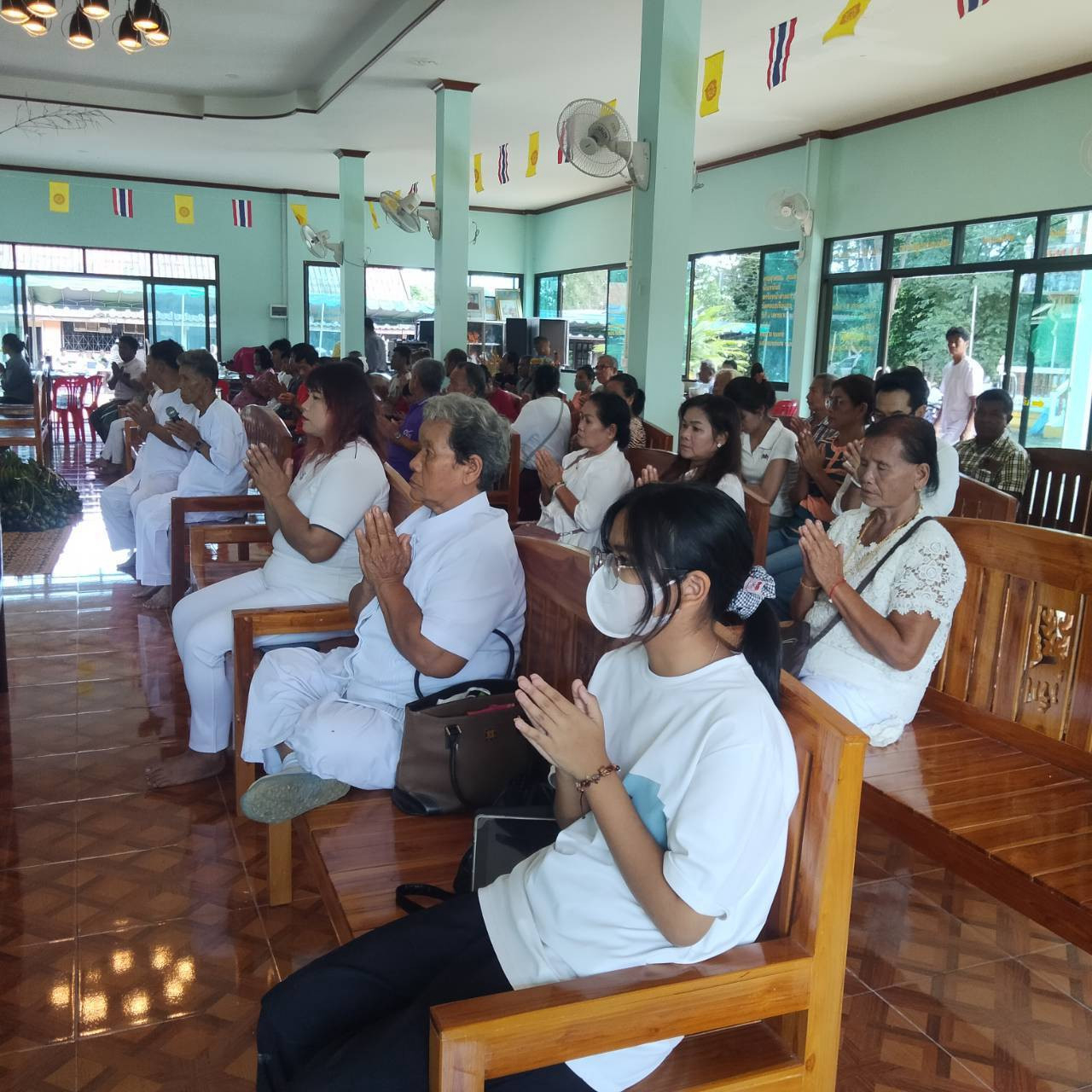 ภาพร่วมพิธีกรรมวัดคลองเรือแตก