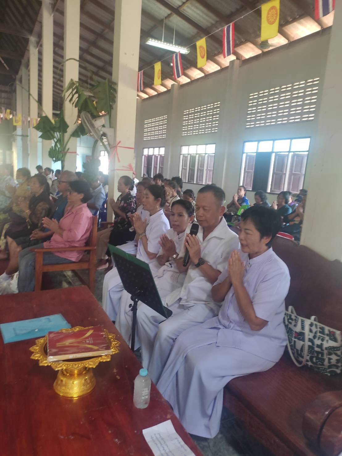 ภาพกล่าวคำถวายกฐินวัดบ่อชะอม