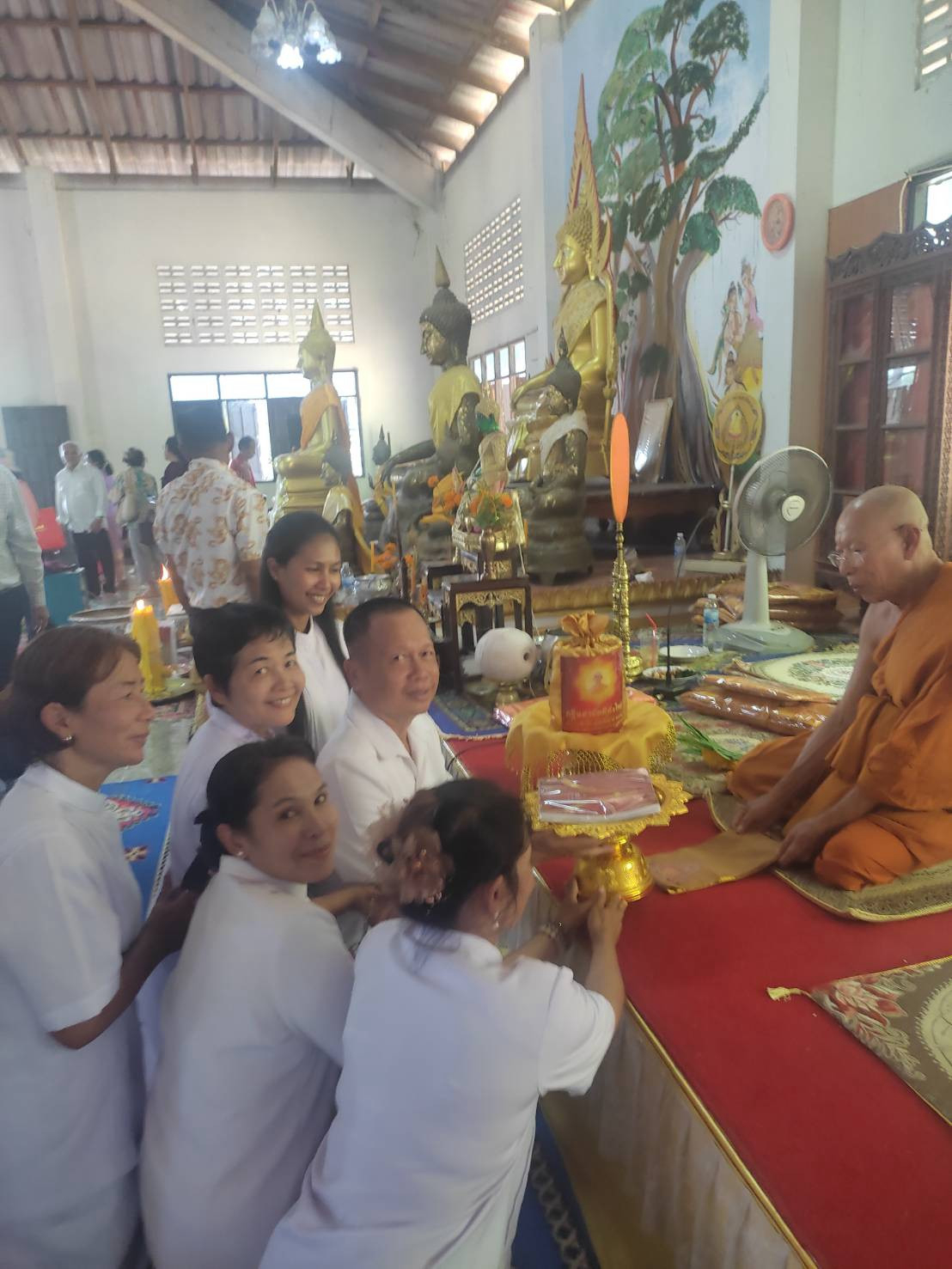 ภาพร่วมพิธีกรรมวัดบ่อชะอม