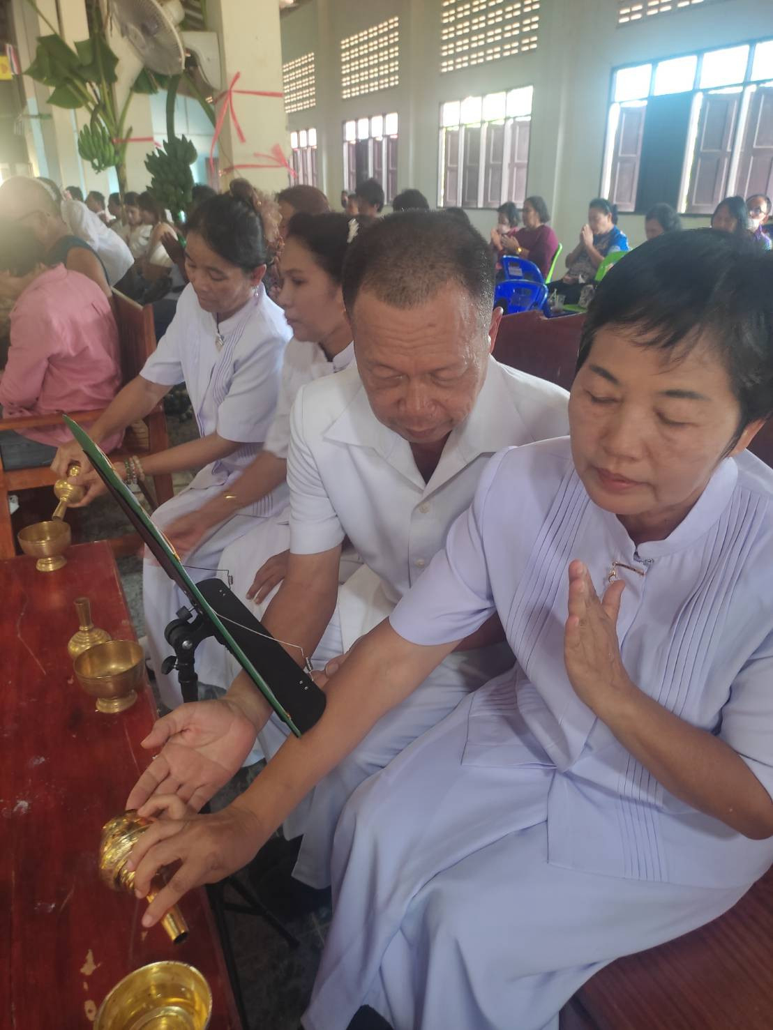 ภาพร่วมพิธีกรรมวัดบ่อชะอม