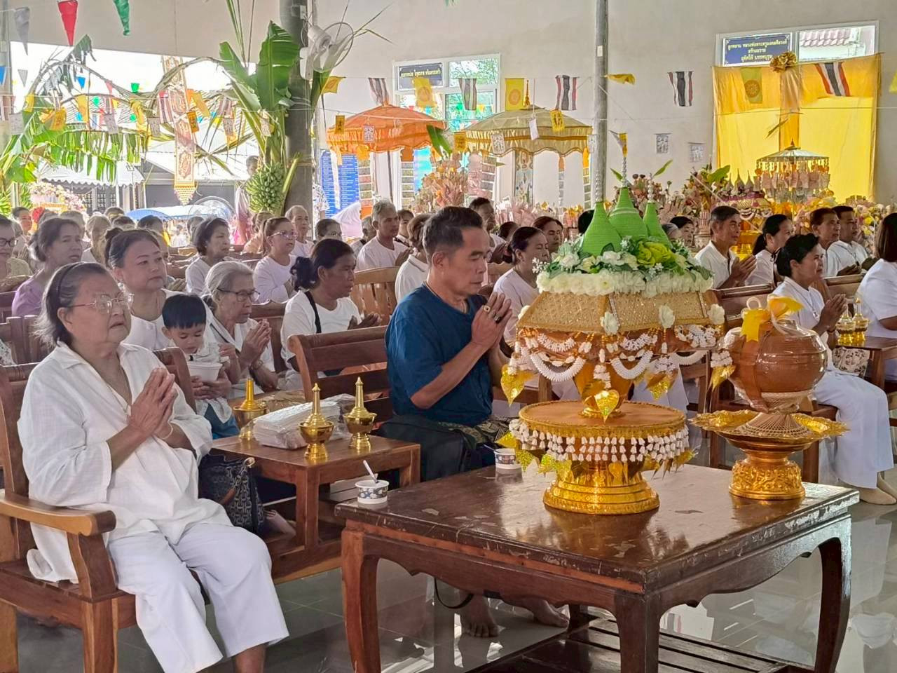 ภาพร่วมพิธีกรรมที่พักสงฆ์โค้งพัฒนา